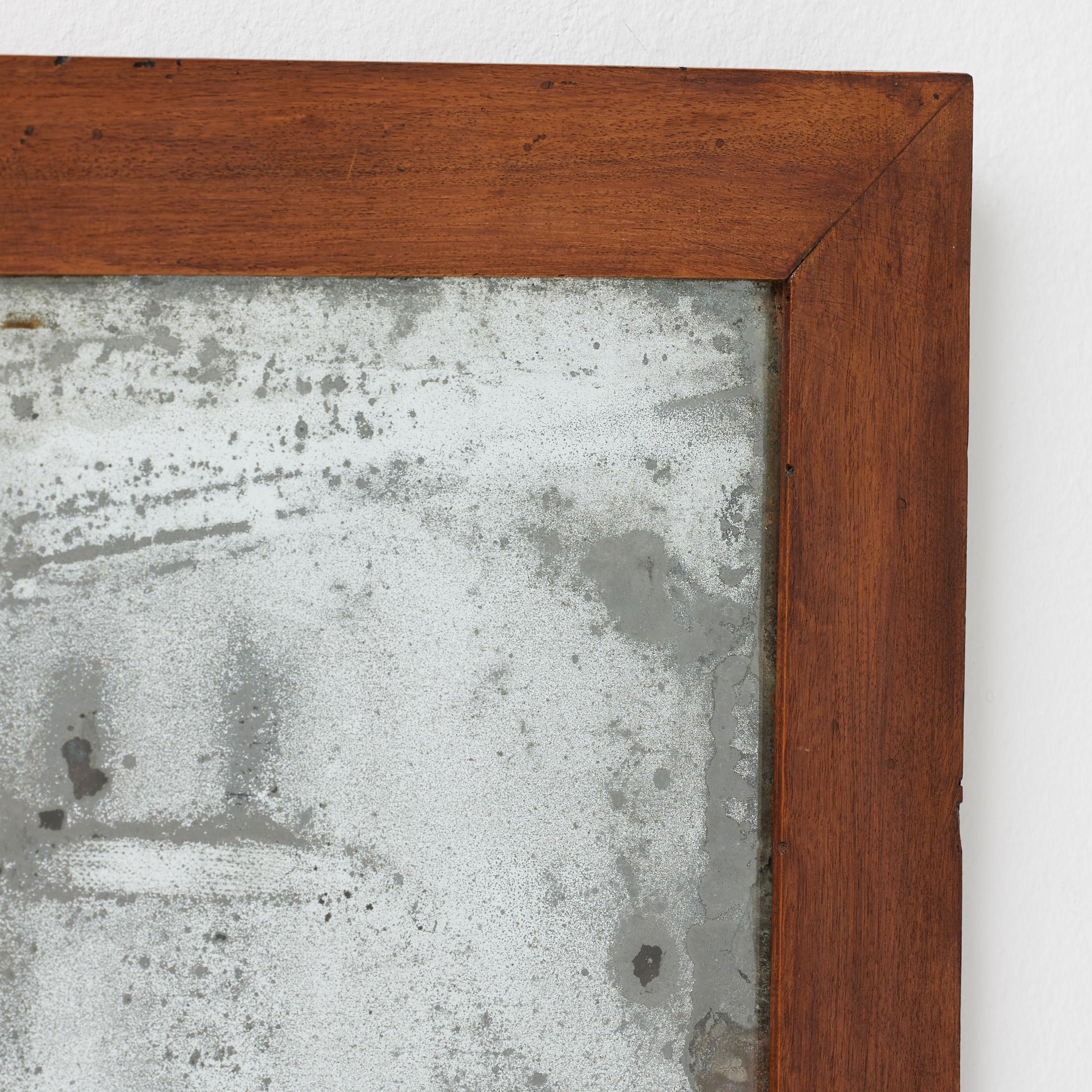 Specchio spagnolo d'epoca con ossidazione profonda - Patina grezza e cornice in Wood, 1950 ca. In condizioni discrete in vendita a Barcelona, ES