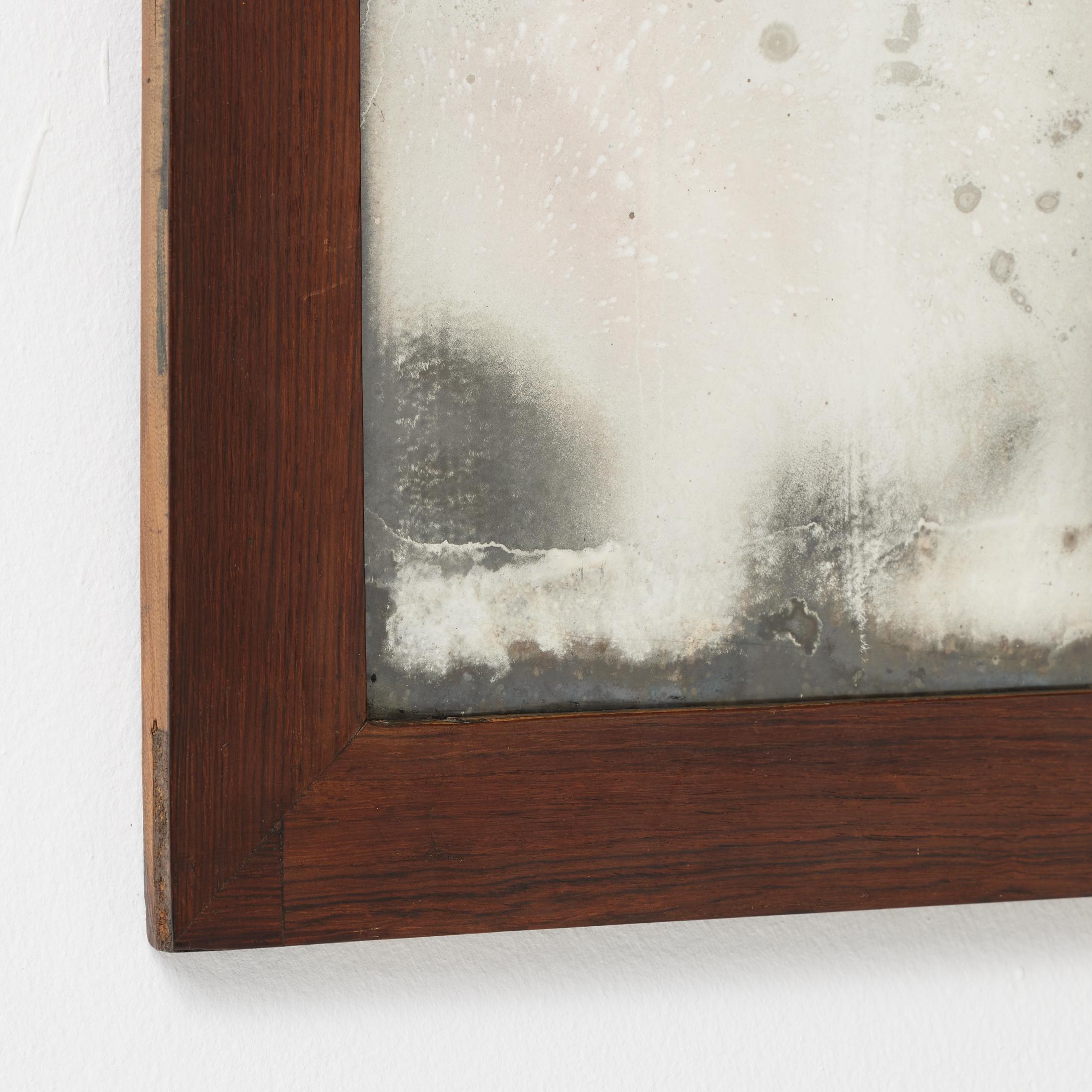 Metà XX secolo Specchio spagnolo d'epoca con ossidazione profonda - Patina grezza e cornice in Wood, 1950 ca. in vendita