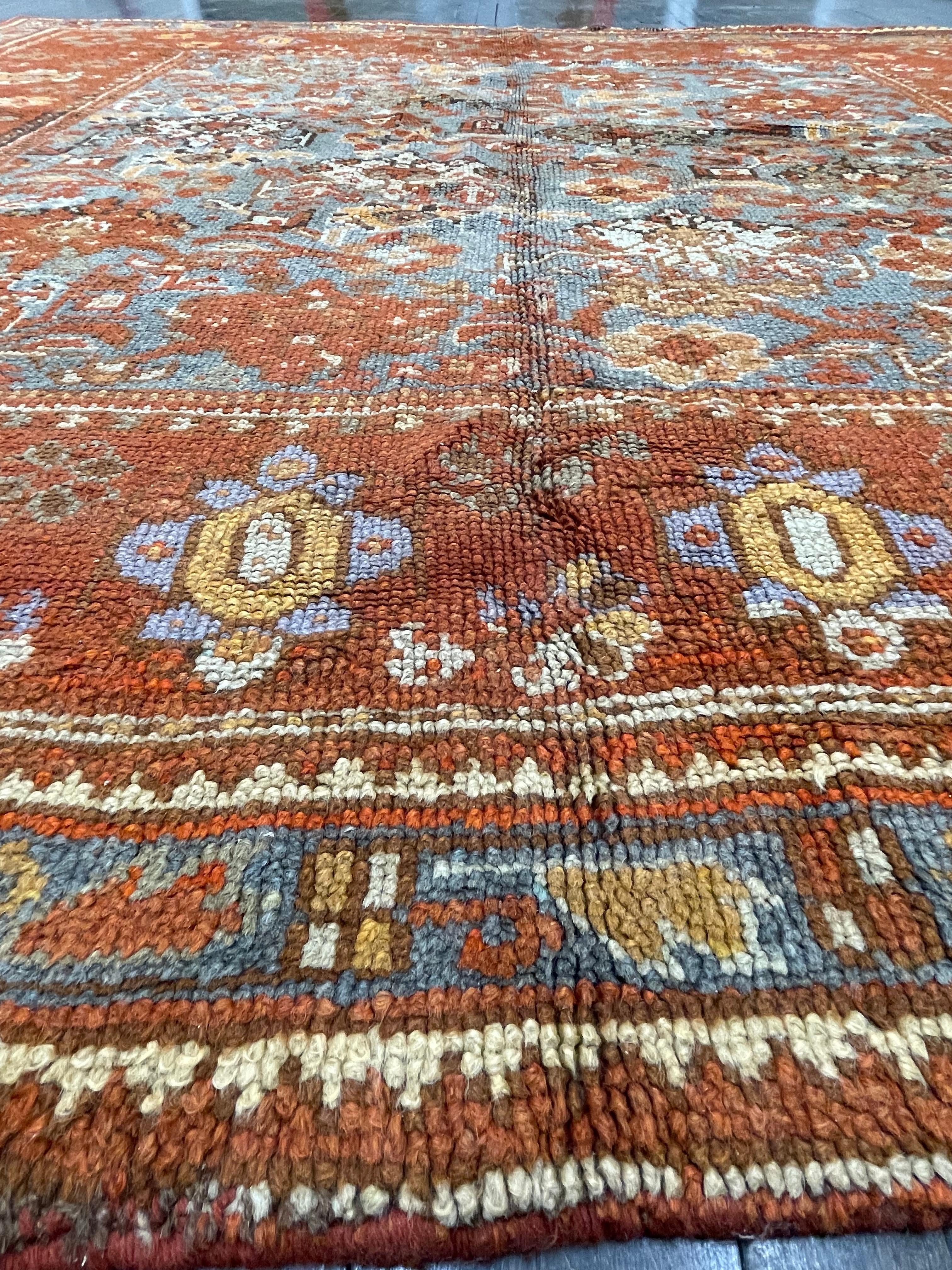 Vintage Spanish Oushak Rug, circa 1930 In Good Condition For Sale In Morton Grove, IL
