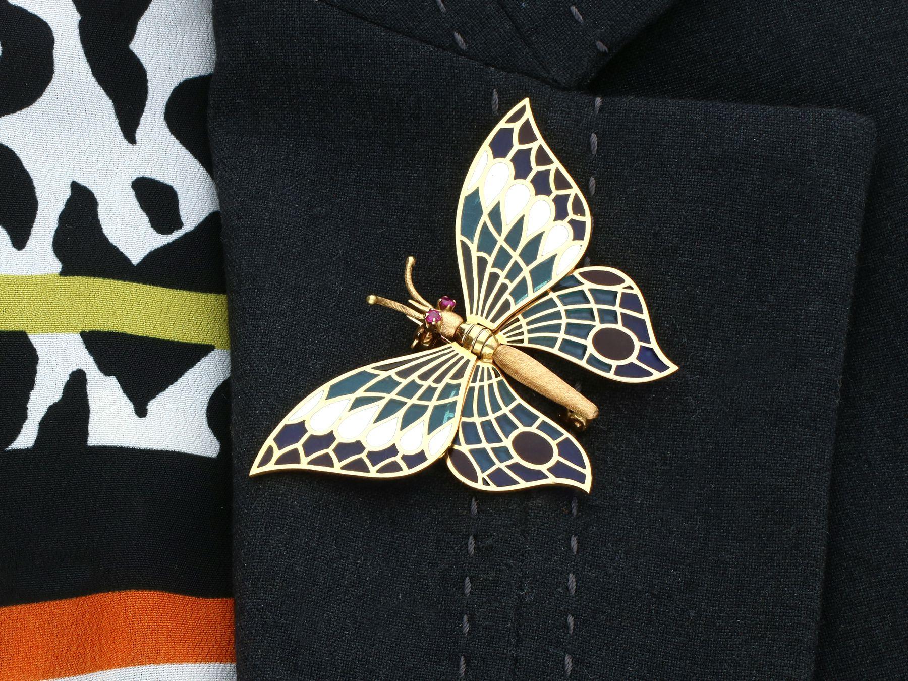 Vintage Spanish Plique-a-Jour and Ruby 18k Yellow Gold Butterfly Brooch For Sale 3