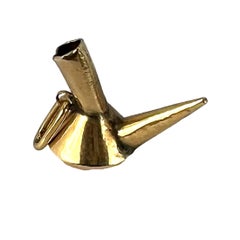 Vintage Spanish Porron 18 Karat Yellow Gold Charm Pendant