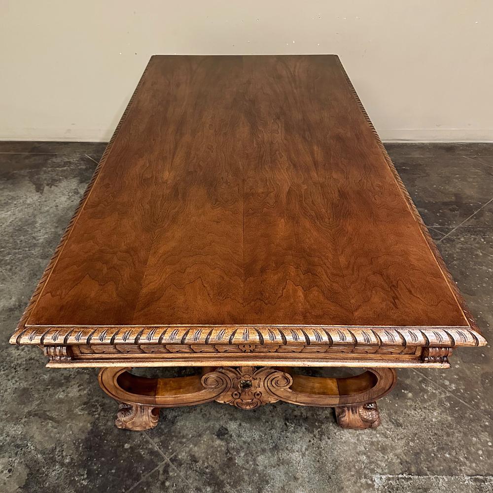 Table à manger espagnole vintage de la Renaissance en vente 2