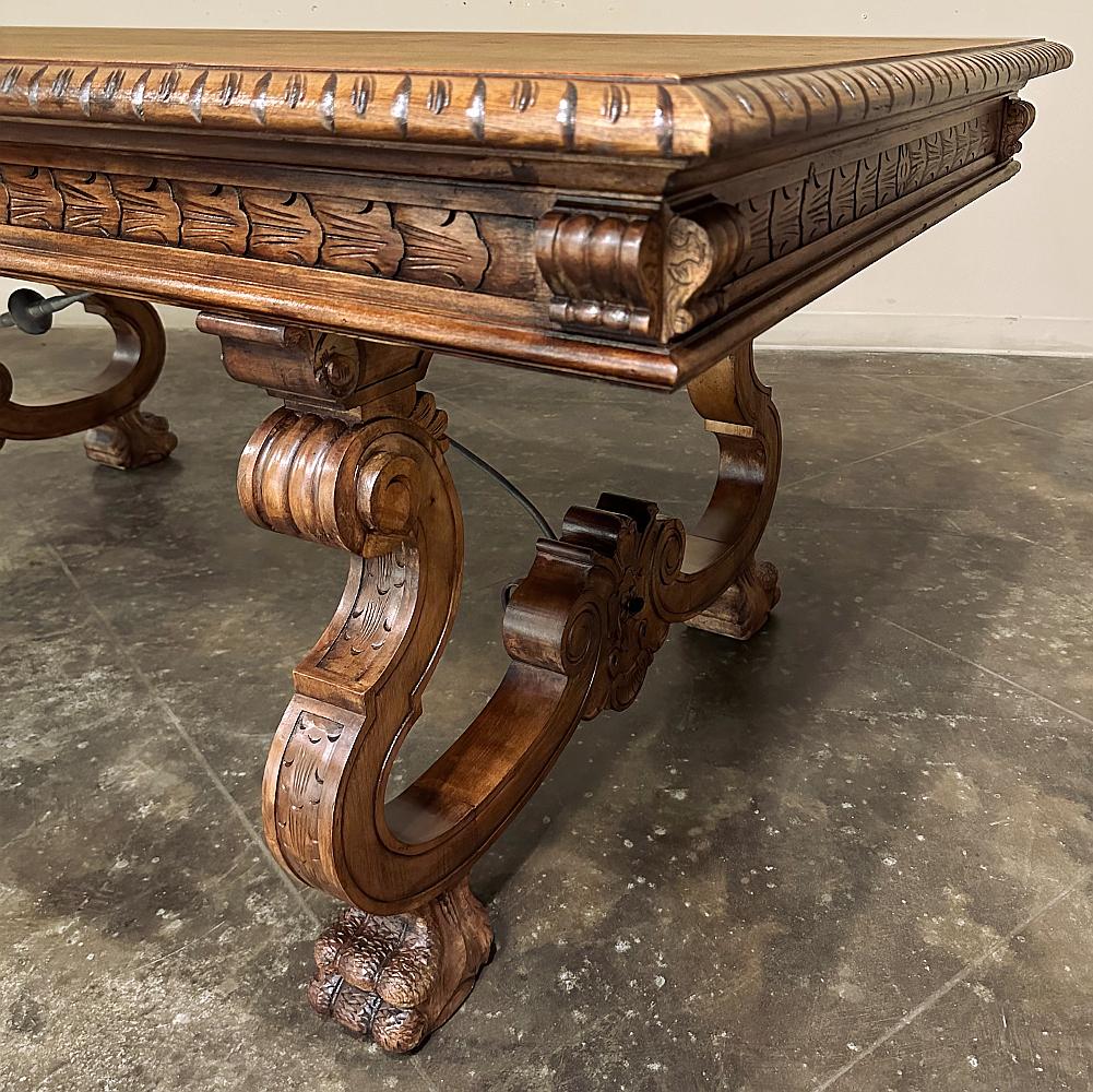 Table à manger espagnole vintage de la Renaissance en vente 4