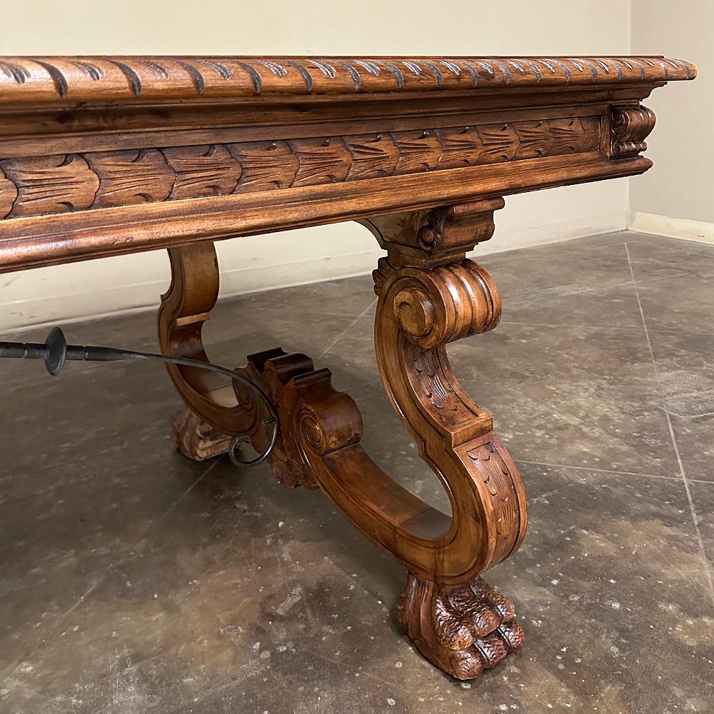 Table à manger espagnole vintage de la Renaissance en vente 7
