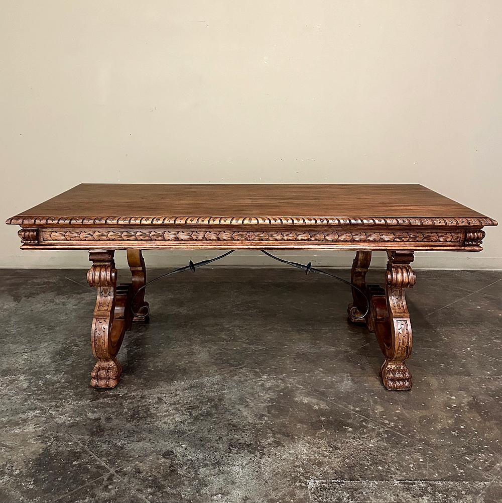 Espagnol Table à manger espagnole vintage de la Renaissance en vente
