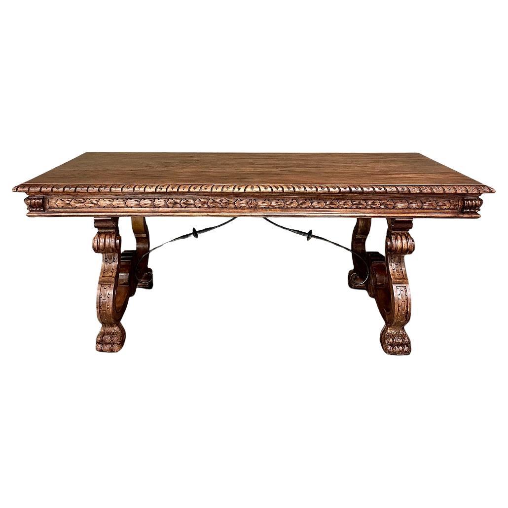 Table à manger espagnole vintage de la Renaissance en vente