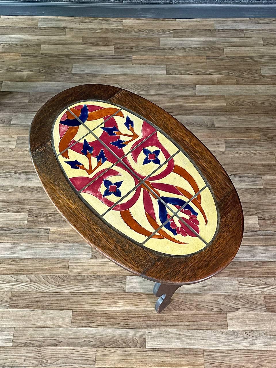 Vintage Spanish Revival Eiche & Kachel Couchtisch (Mitte des 20. Jahrhunderts) im Angebot