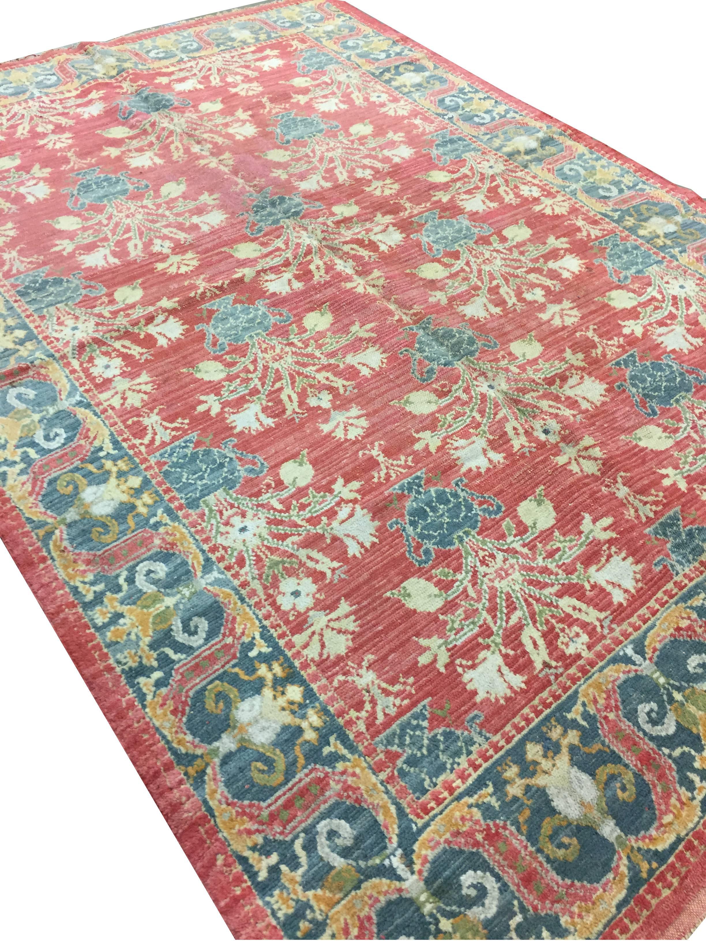 Vintage Spanish Rug, circa 1940, 5' x 7'4 In Good Condition For Sale In New York, NY