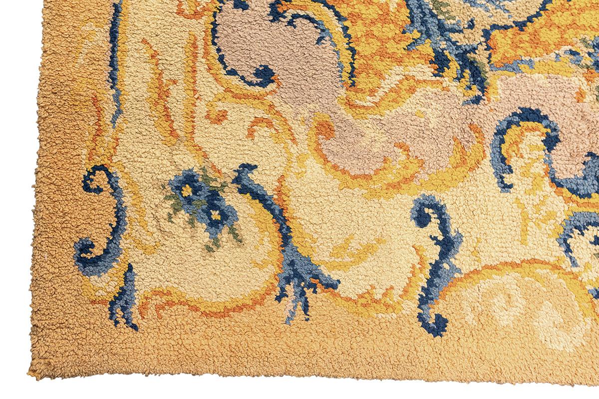 Vintage Spanish Rug In Good Condition For Sale In Ferrara, IT