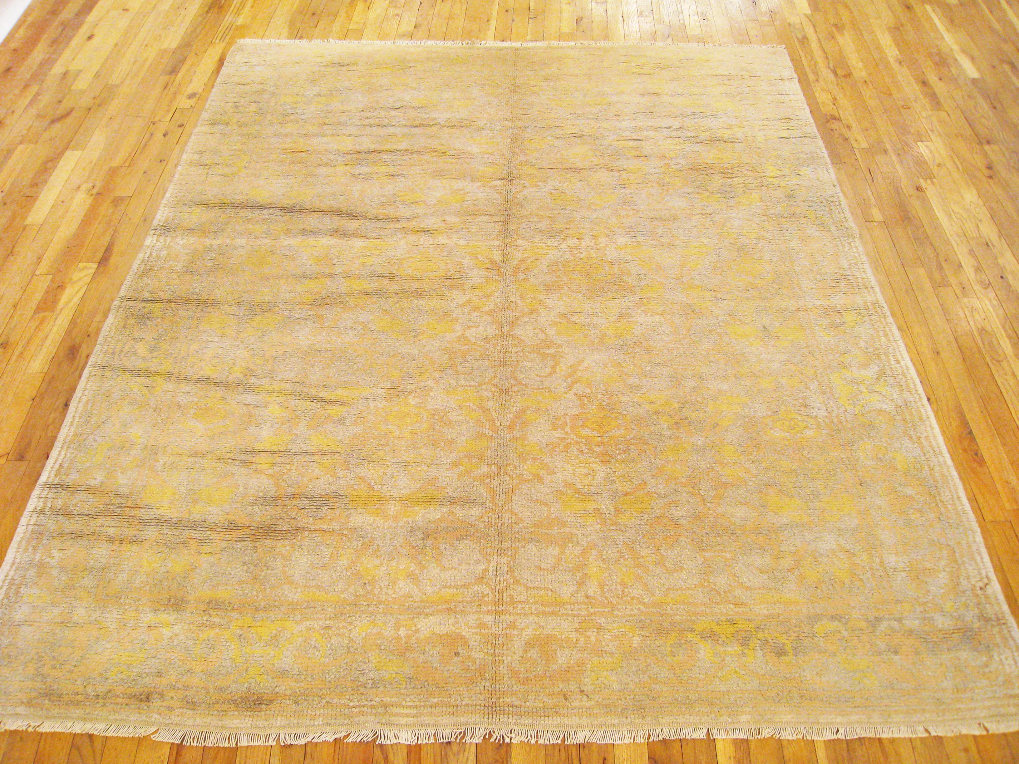 Spanischer Vintage-Teppich, in Zimmergröße, mit wiederkehrendem und kompliziertem Design (Handgeknüpft) im Angebot