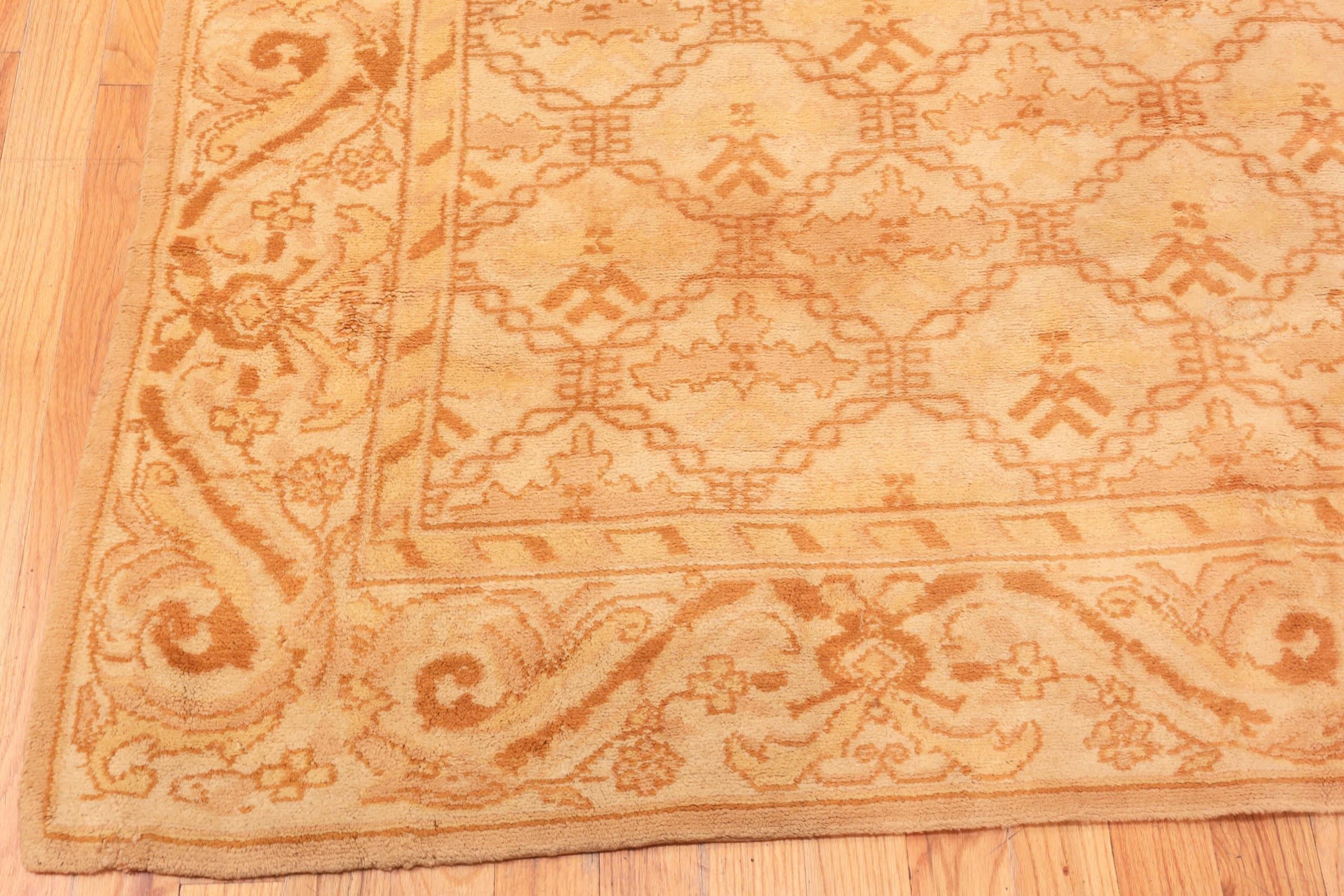 Nazmiyal Collection Vintage Spanish Rug. Size: 10 ft 5 in x 15 ft  In Good Condition In New York, NY