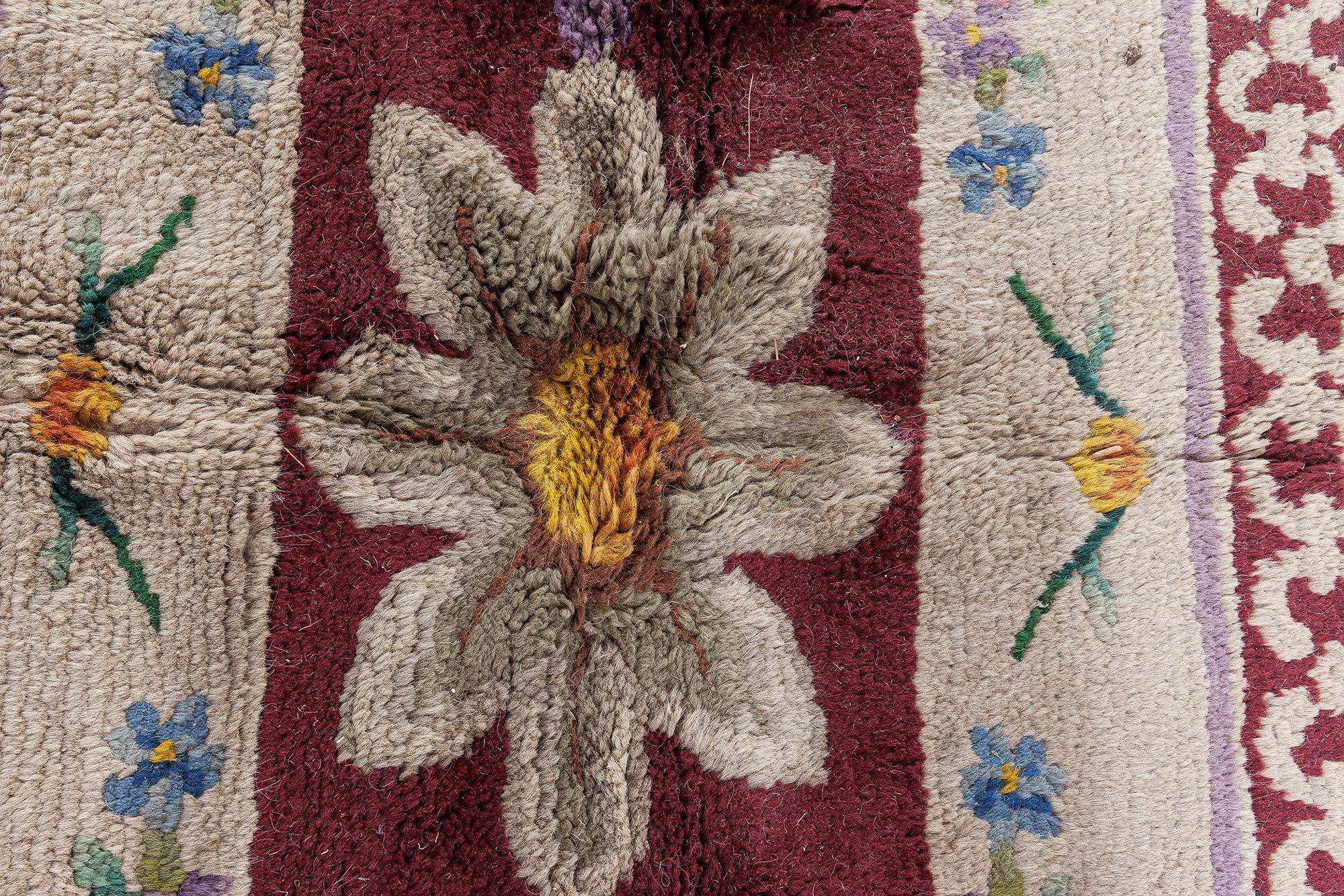 Neoclassico Tappeto vintage spagnolo Savonnerie Botanic fatto a mano Doris Leslie Blau in vendita