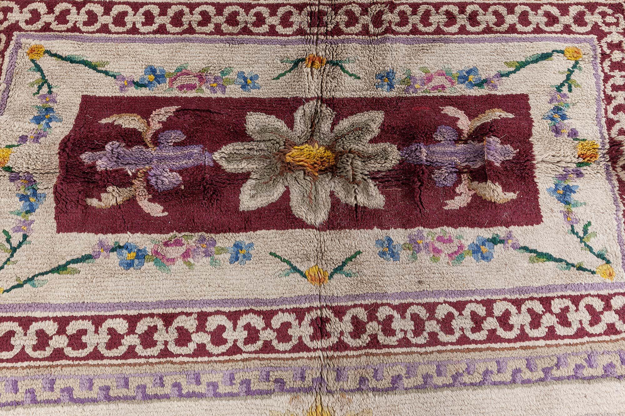 Neoclassico Tappeto vintage spagnolo Savonnerie Botanic fatto a mano Doris Leslie Blau in vendita