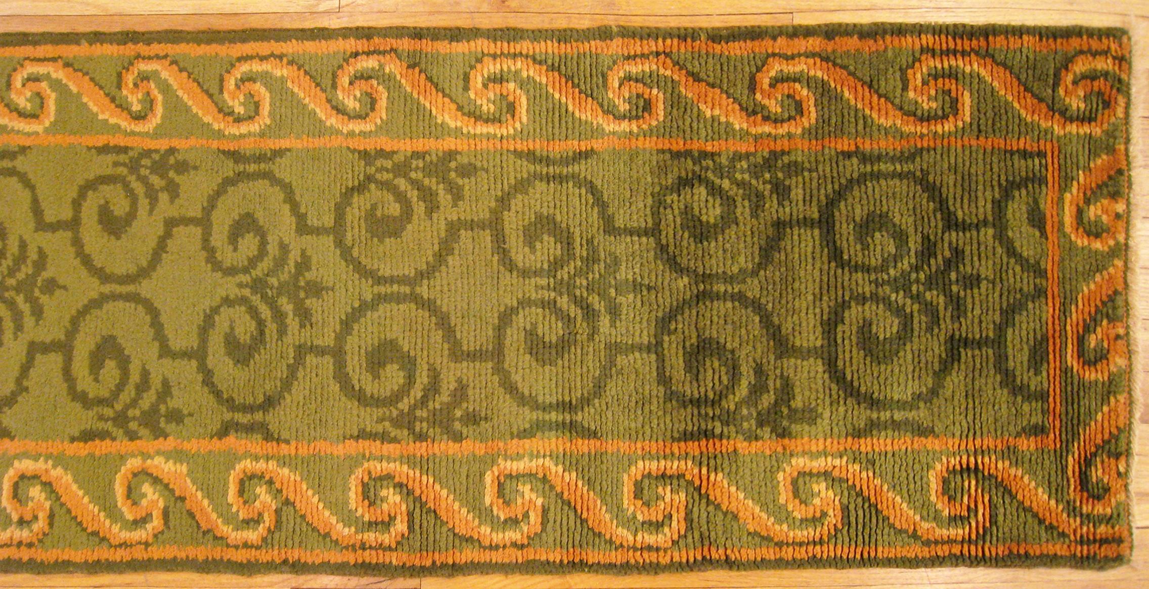 Spanischer Savonnerie-Teppich in langer Lufergre, Vintage im Zustand „Hervorragend“ im Angebot in New York, NY