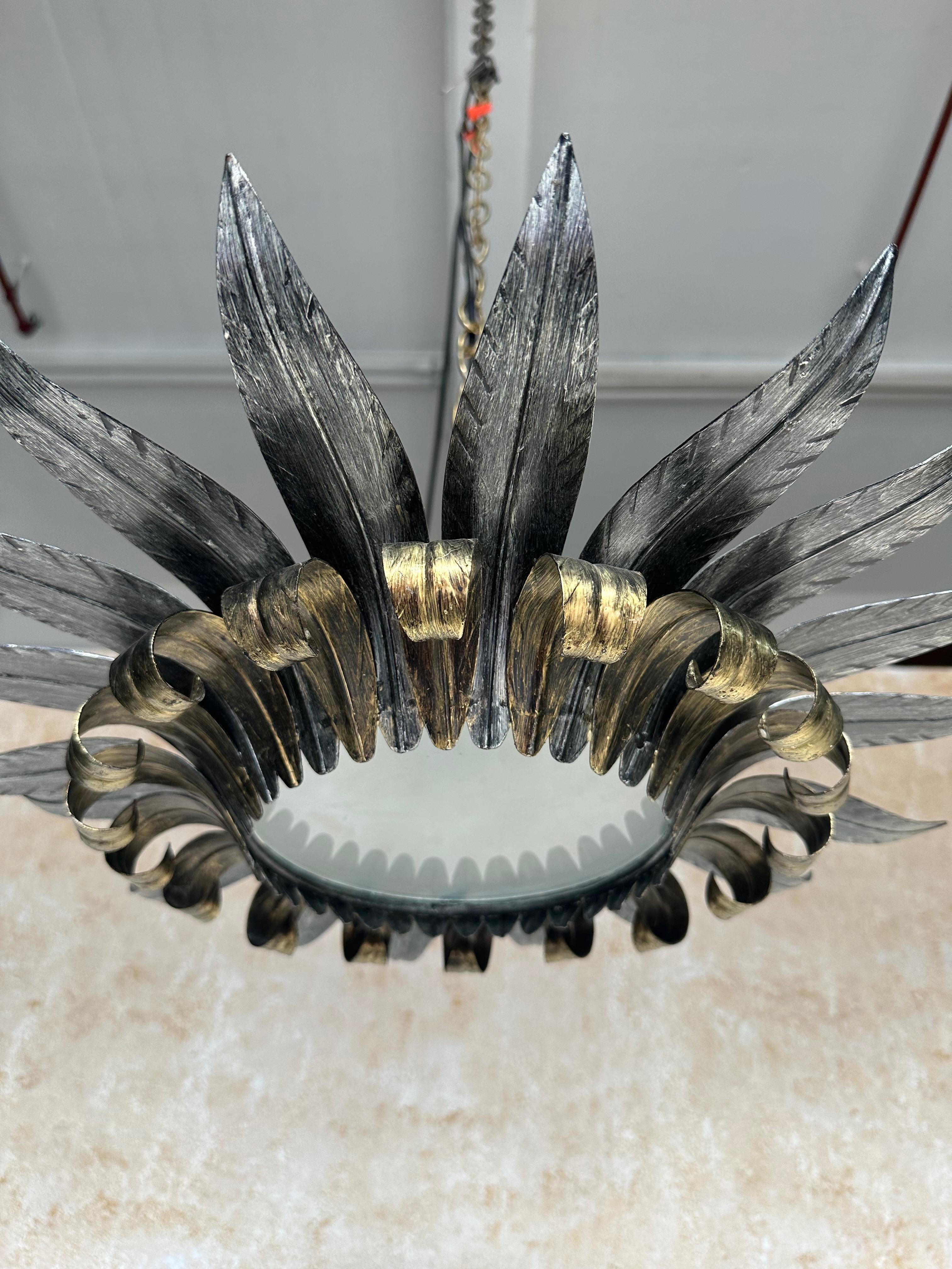 Plafoniera spagnola d'epoca in metallo dorato e argento in vendita 1