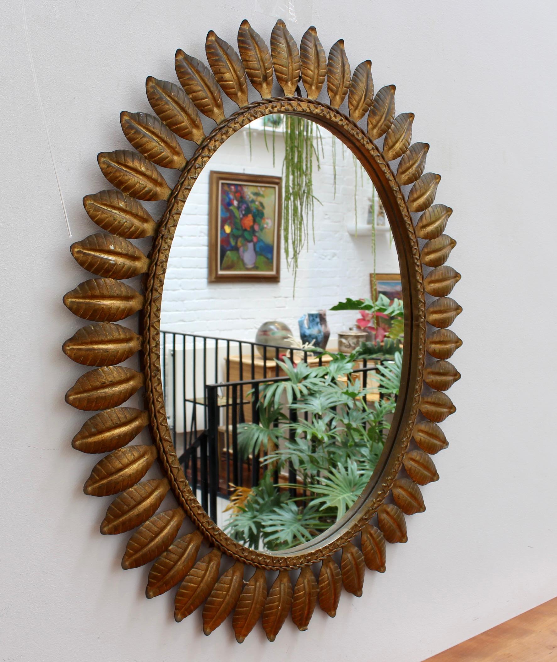 Mid-20th Century Vintage Spanish Tôle Sunburst Mirror with Copper Patina (circa 1960s) For Sale