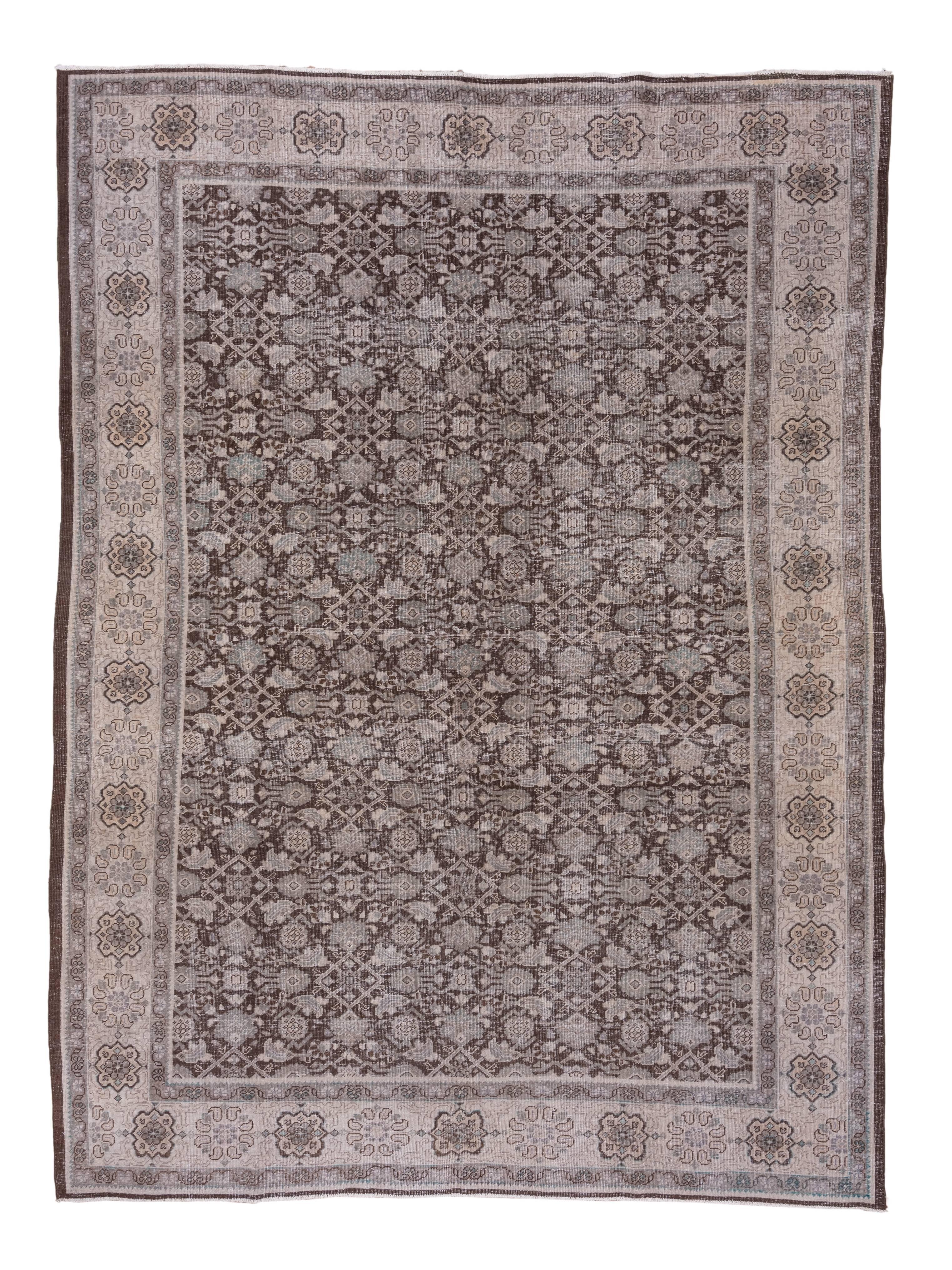 Neutral Tribal Persian Mahal Carpet In Excellent Condition In New York, NY