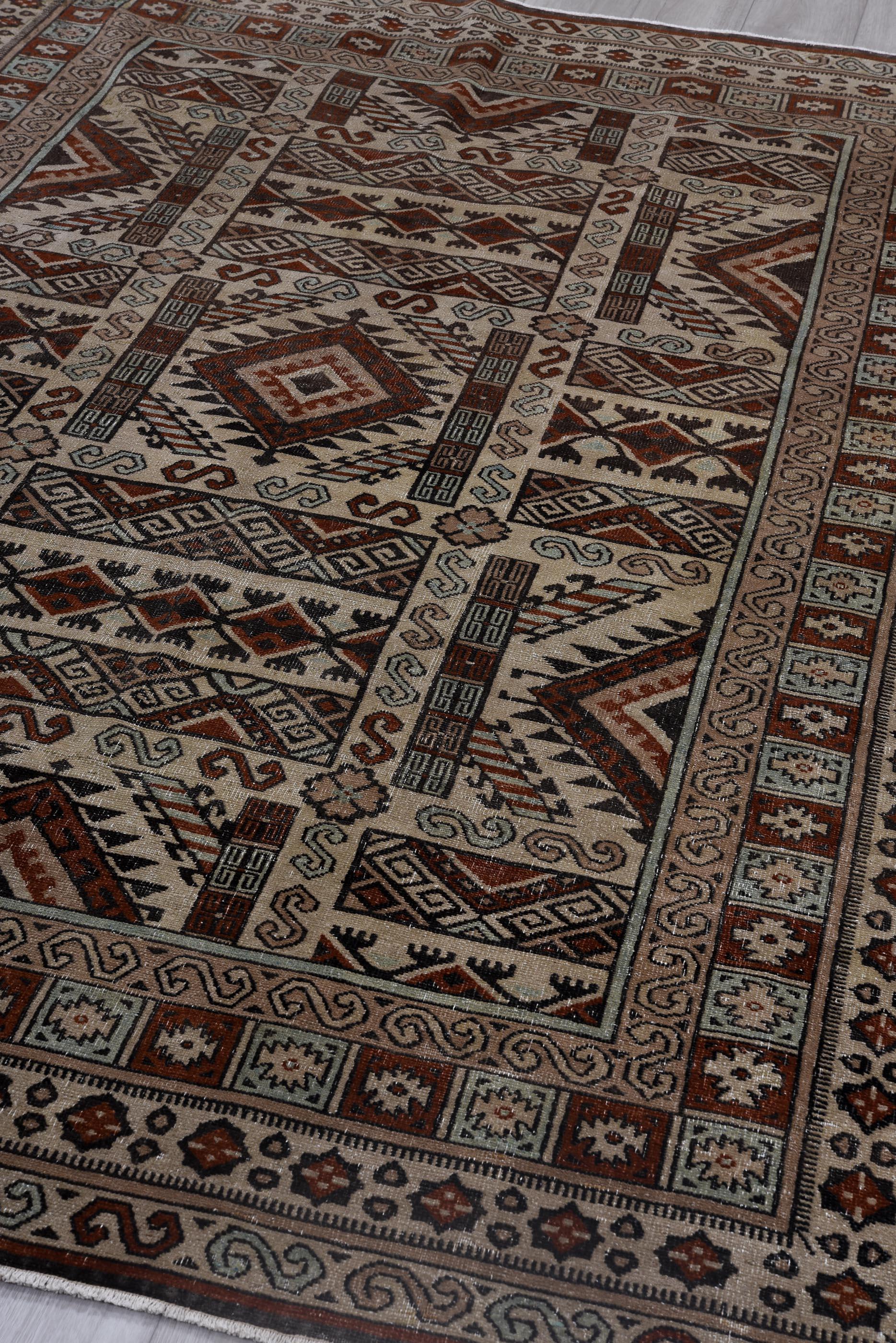 Tapis vintage By By géométrique en rouille et ivoire en vente 1