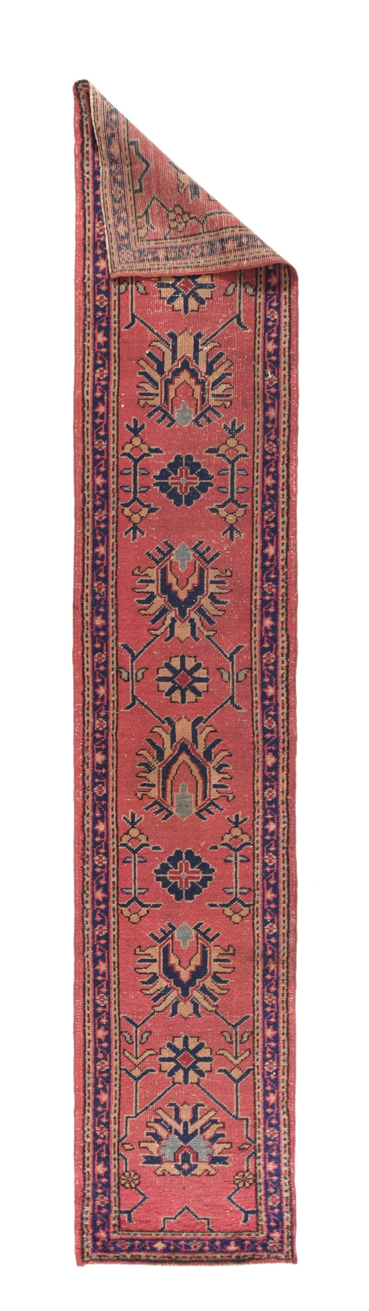 Vintage Runner Sparta 2' x 11'5'' In condizioni buone in vendita a New York, NY