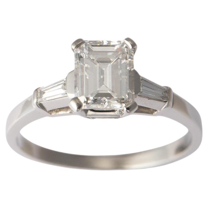 Vintage Spaulding & Company 1.07 Carat Emerald cut G.I.A E VS2 Platinum set Ring For Sale