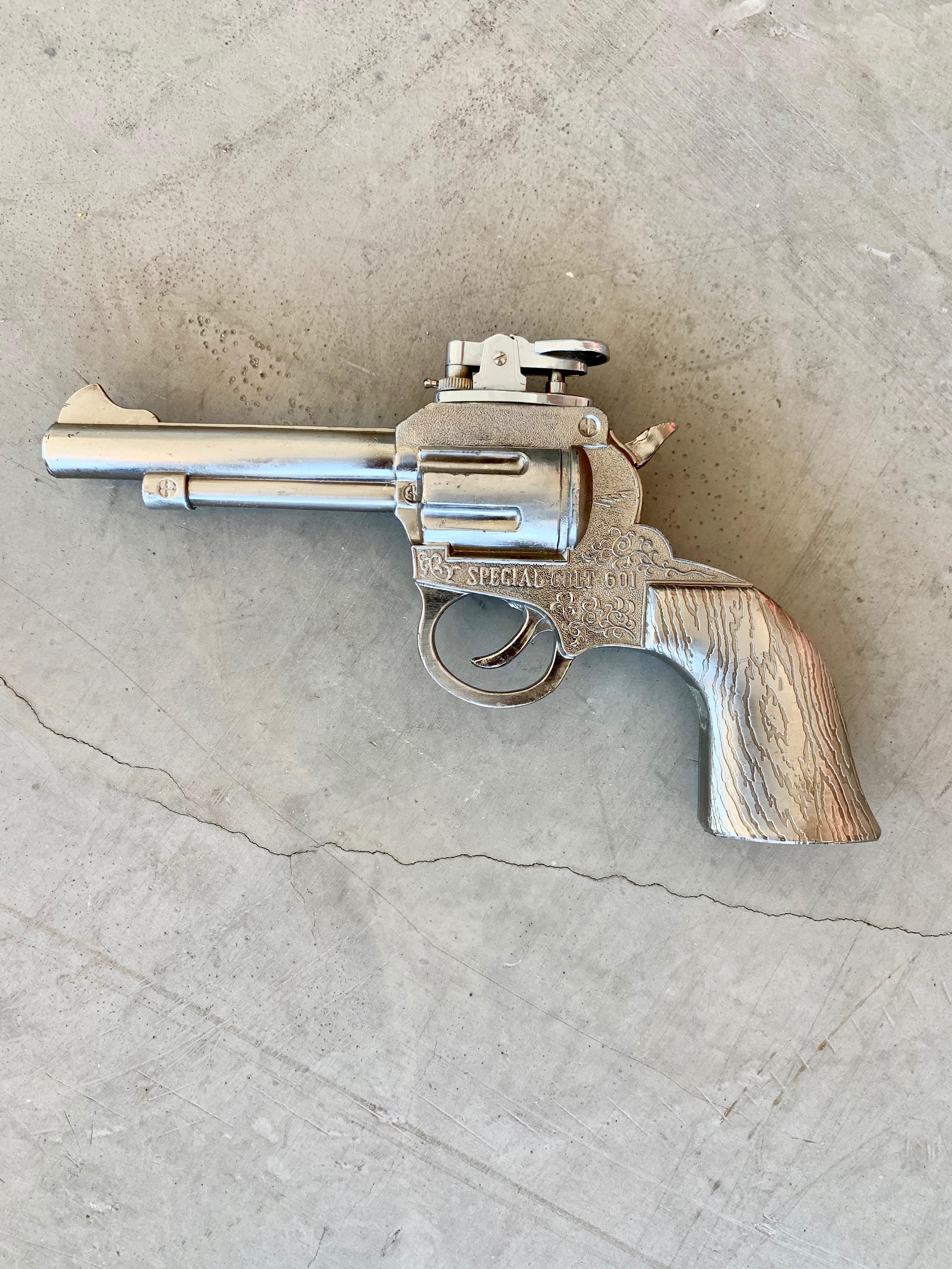retro revolver lighter