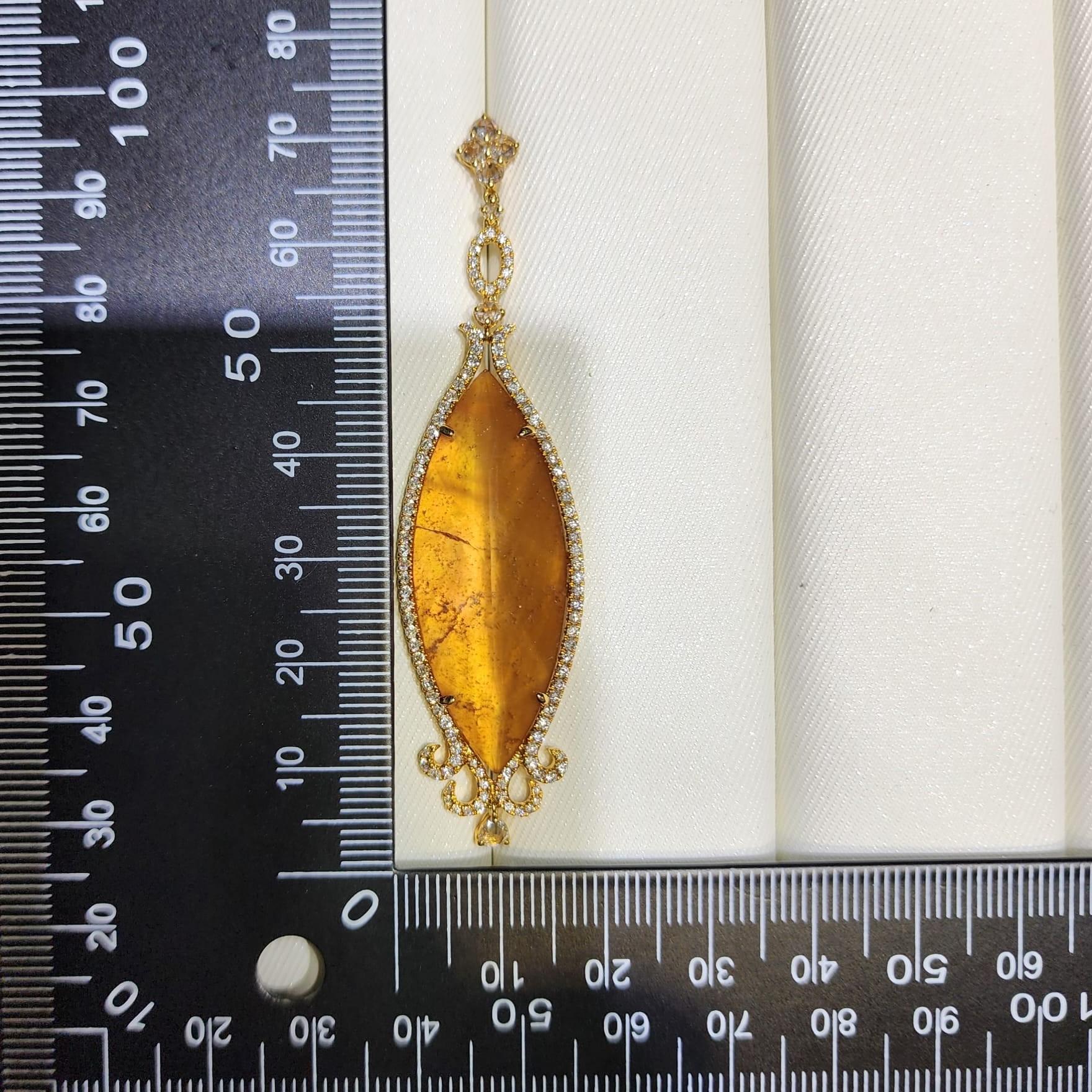 Vintage Spessartite Orange Quartz Doublet Dangle Earrings in 18k Yellow Gold In New Condition For Sale In Hong Kong, HK