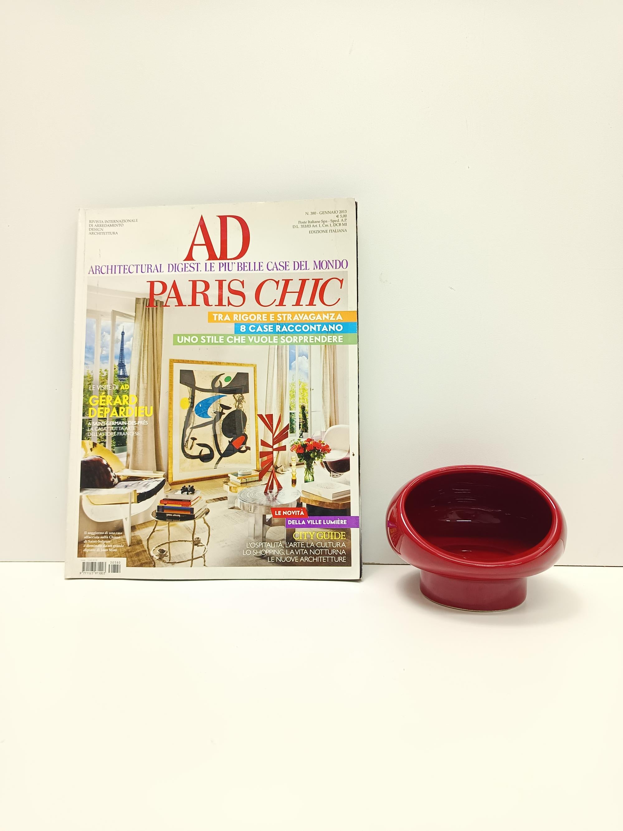 Made in Italy, 1970s. 
This ashtray / catchall is made in glazed ceramic by Gabbianelli and features its logo on the bottom. 
It may show slight traces of use since it's vintage, but it can be considered as in perfect original condition.

Measures: