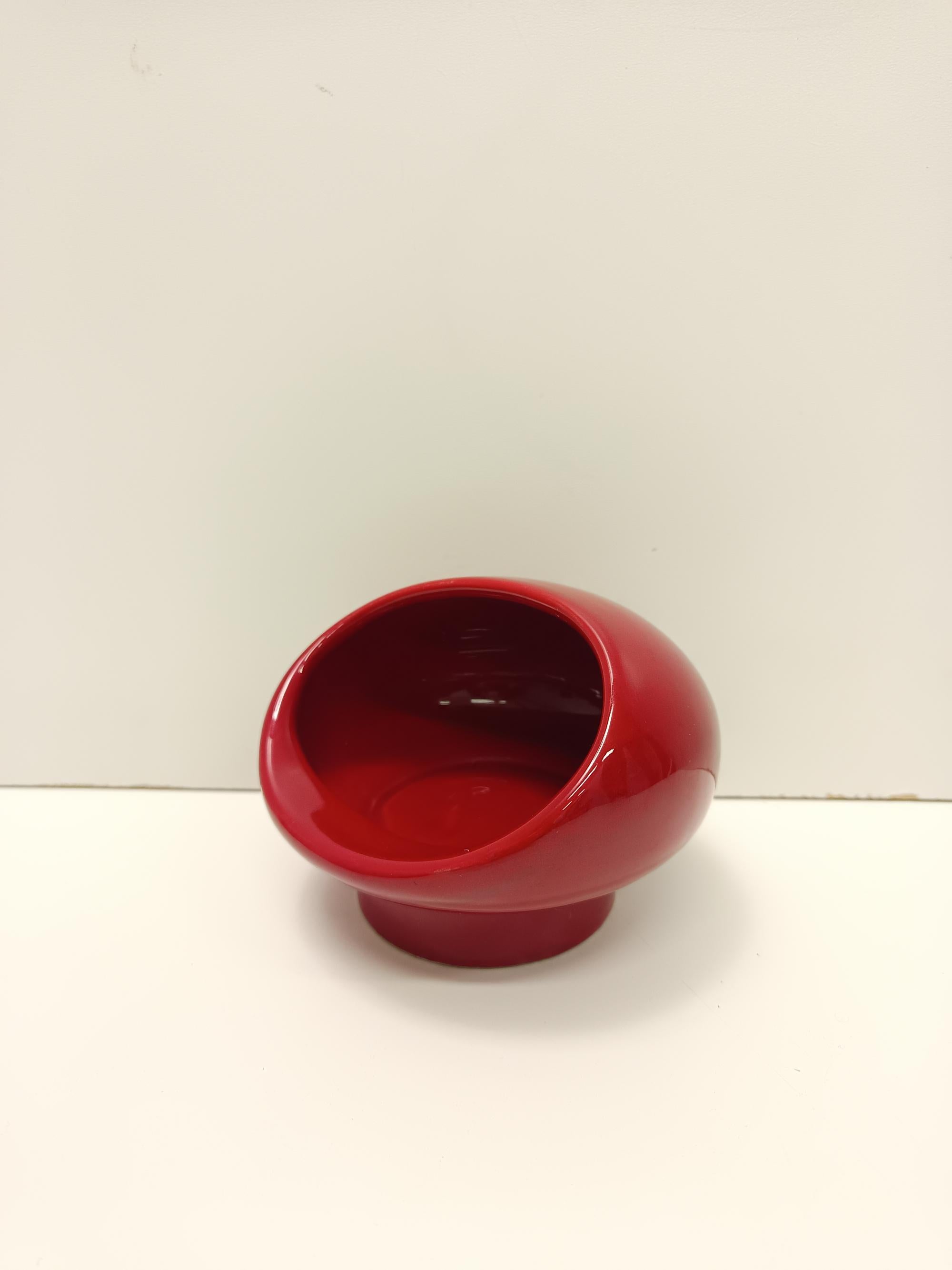Vintage Spheric Red Glazed Ceramic Ashtray by Gabbianelli, Italy In Excellent Condition For Sale In Bresso, Lombardy
