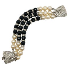 Bracelet art déco vintage en perles et cristal avec sphinx, années 1960