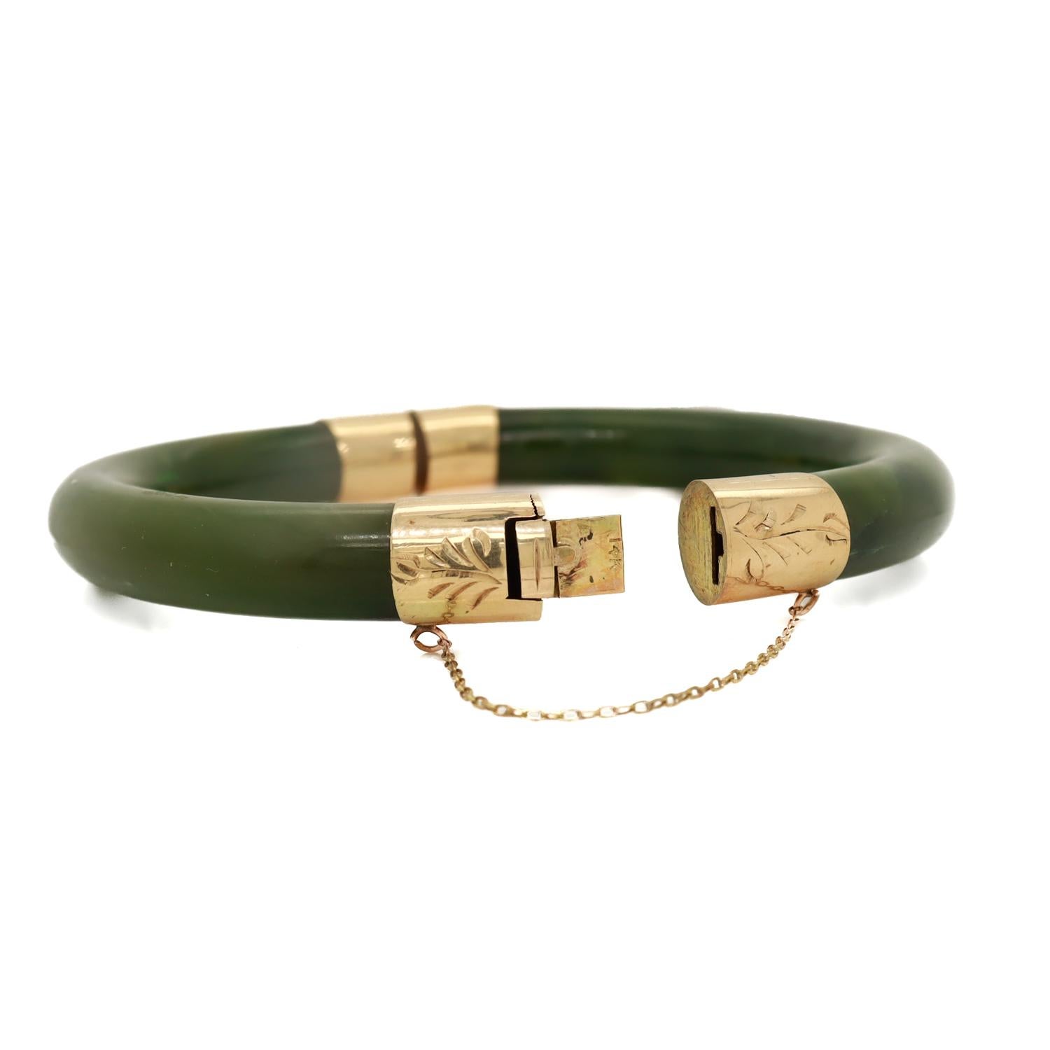 Chinesischer Vintage-Armreif oder Armband mit Scharnier aus Spinat, Jade und 14 Karat Gold 6