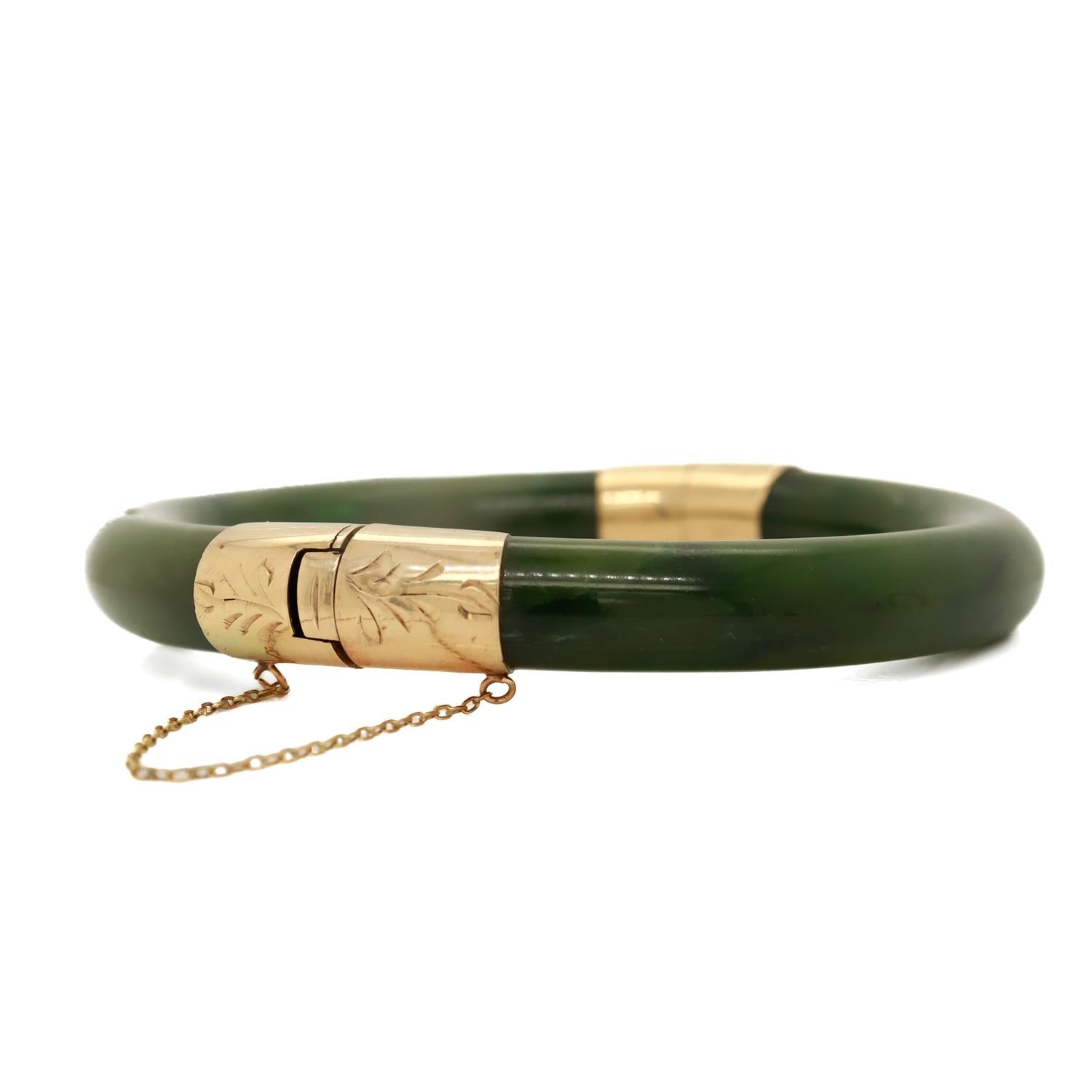 Chinesischer Vintage-Armreif oder Armband mit Scharnier aus Spinat, Jade und 14 Karat Gold (Ungeschliffen)