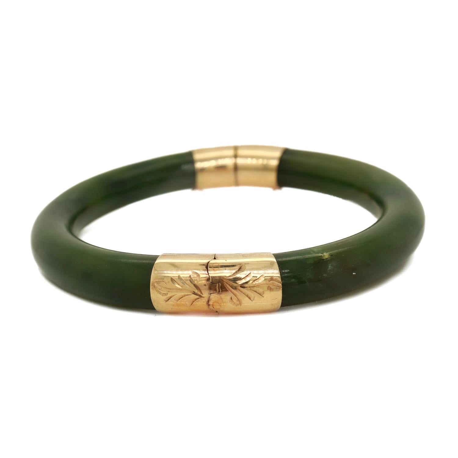 Chinesischer Vintage-Armreif oder Armband mit Scharnier aus Spinat, Jade und 14 Karat Gold 4