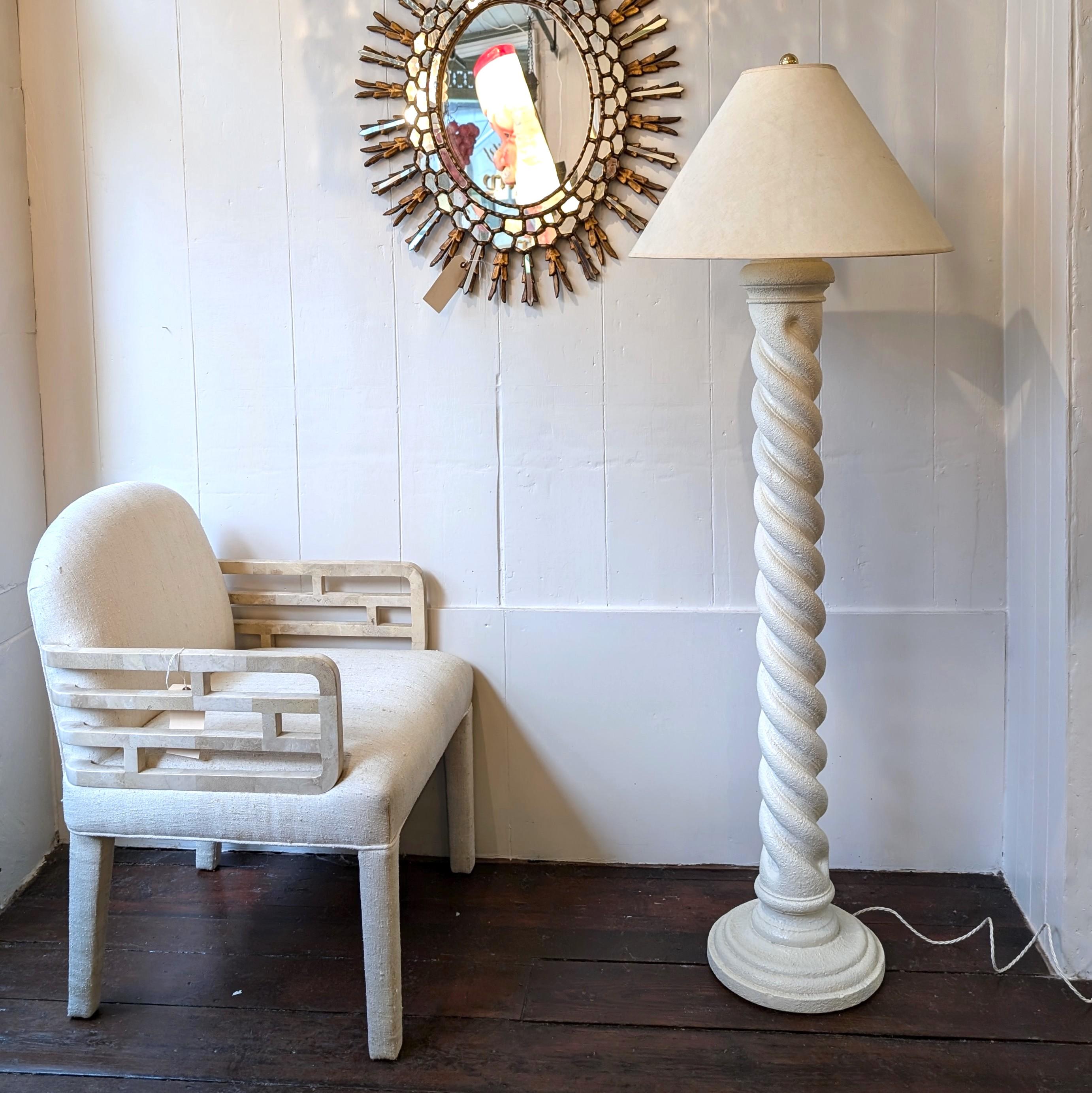 Postmoderne Lampadaire vintage en plâtre texturé style Michael Taylor, États-Unis, années 1980 en vente