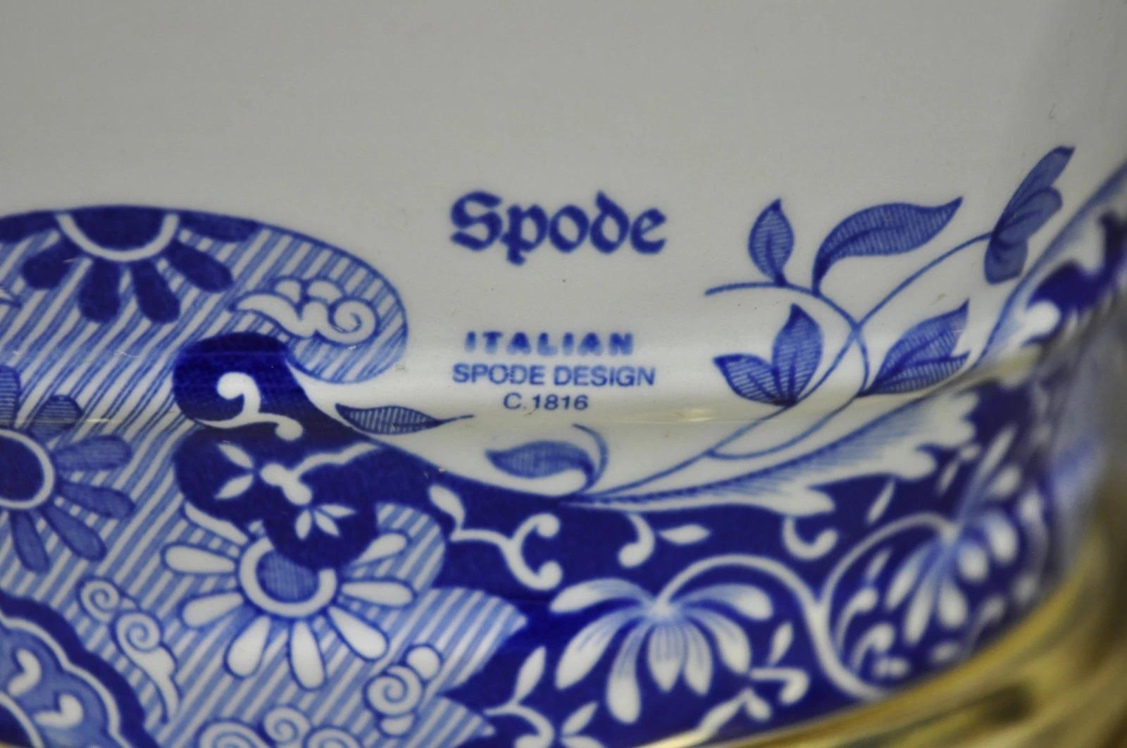 Vintage Spode Chinoiserie French Blue White Porcelain Ginger Jar Table Lamp Pair In Good Condition For Sale In Philadelphia, PA