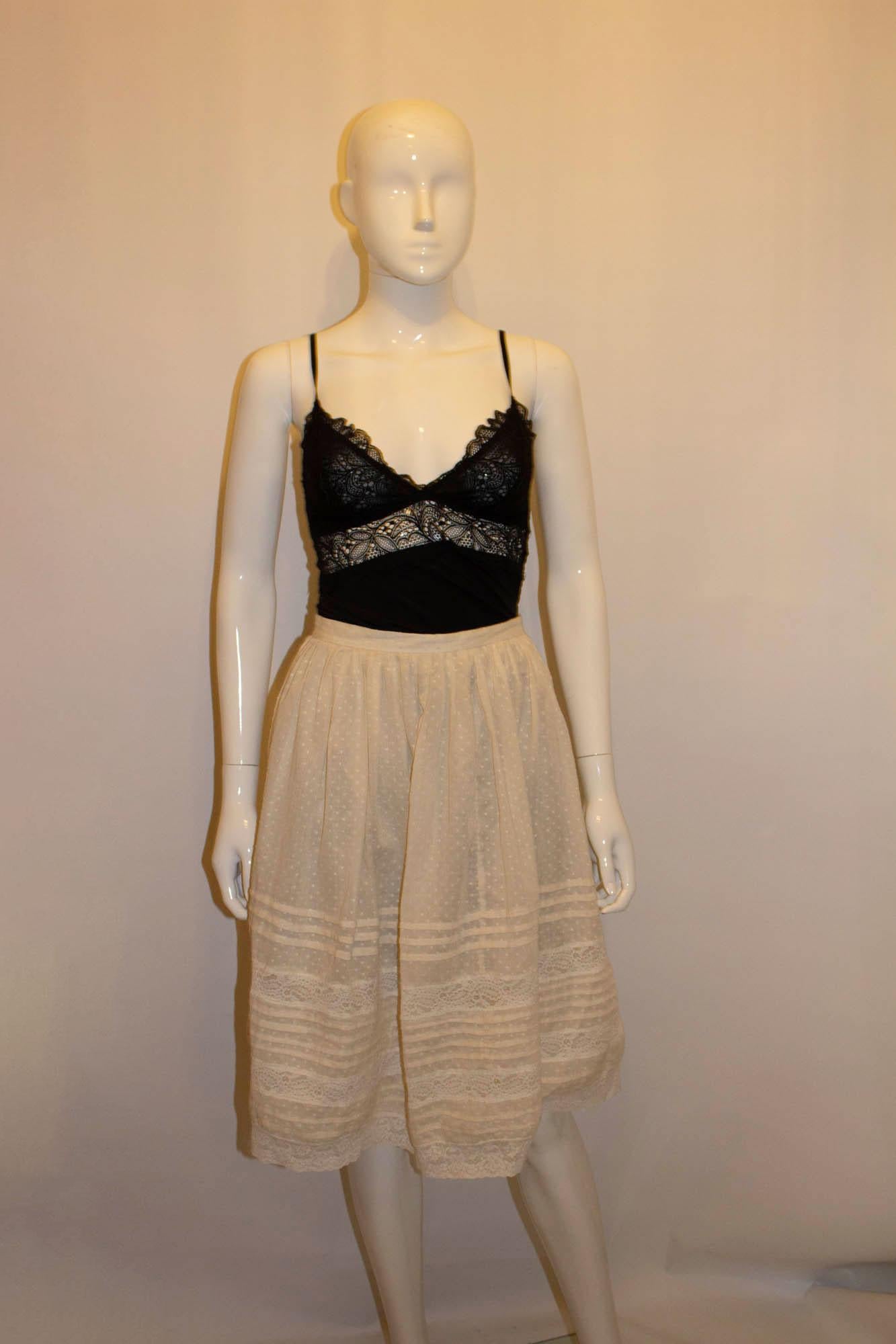 Vintage Spot Swiss Cotton Gathered  Skirt In Good Condition For Sale In London, GB