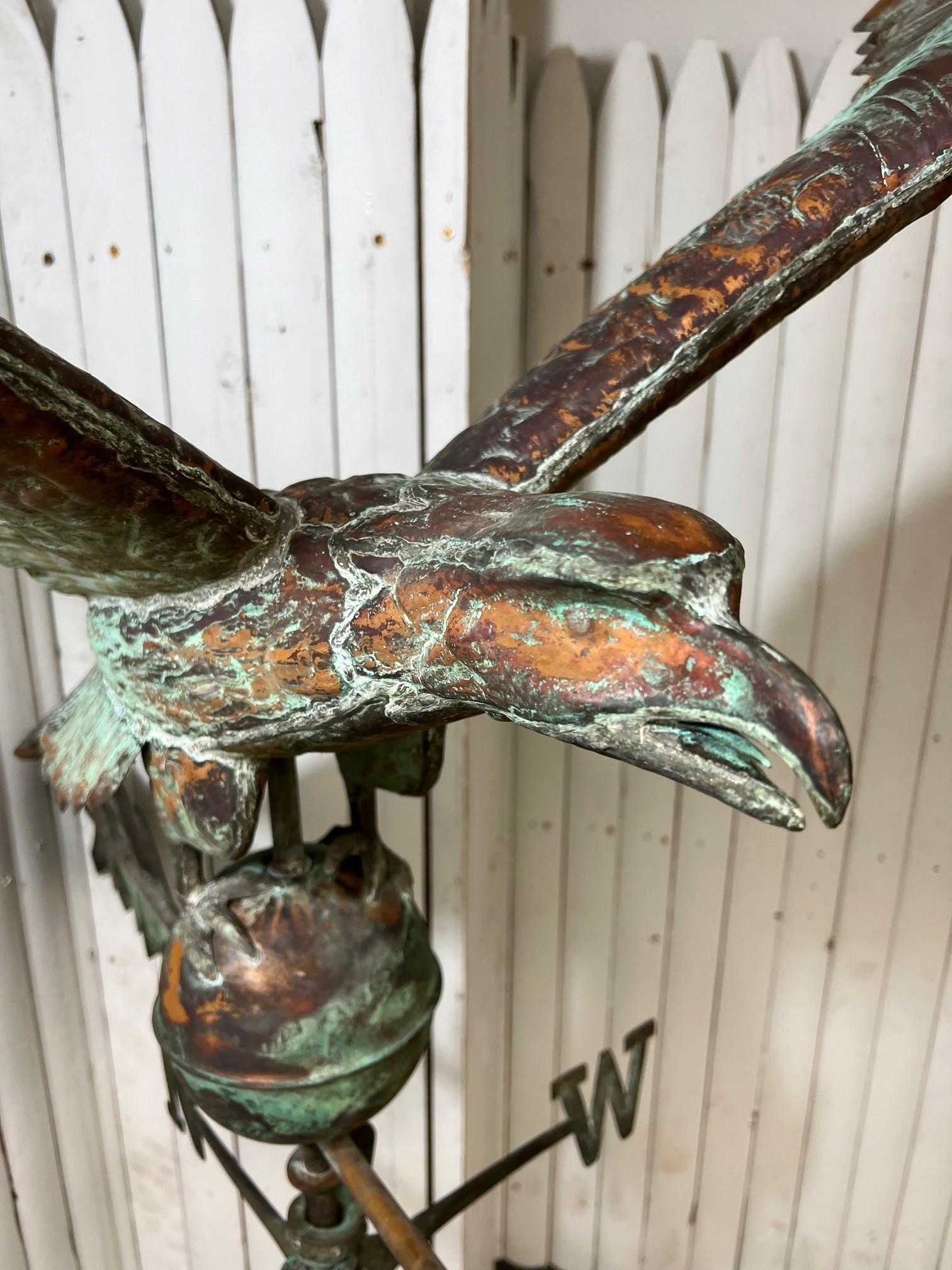 Vintage Spread Winged Copper Eagle Weathervane W/ Sphere, Arrow, Directionals In Good Condition In Stamford, CT