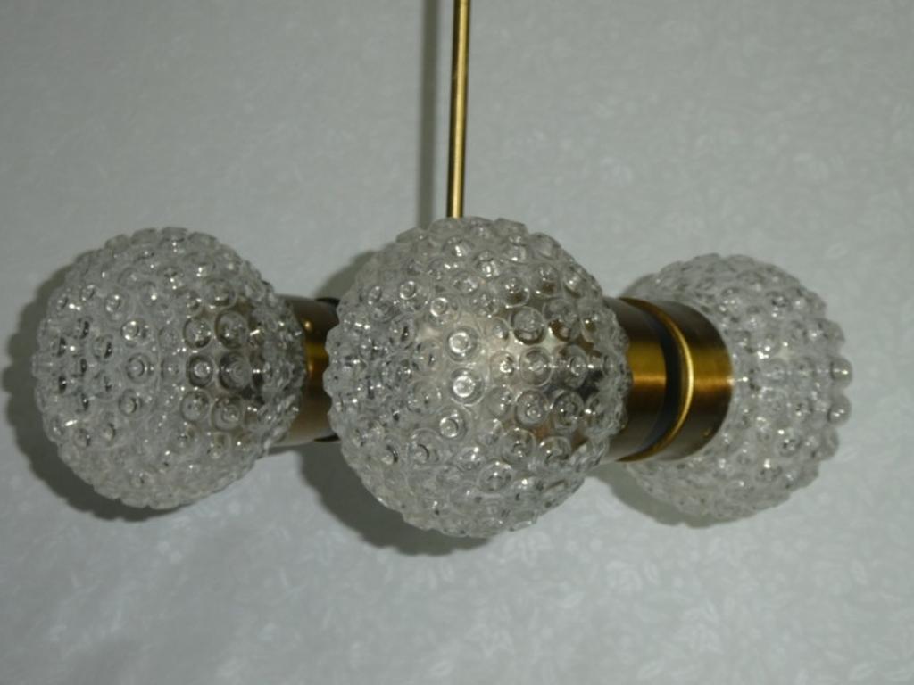 Vintage Sputnik chandelier by Napako type 818240 in very good original condition.
