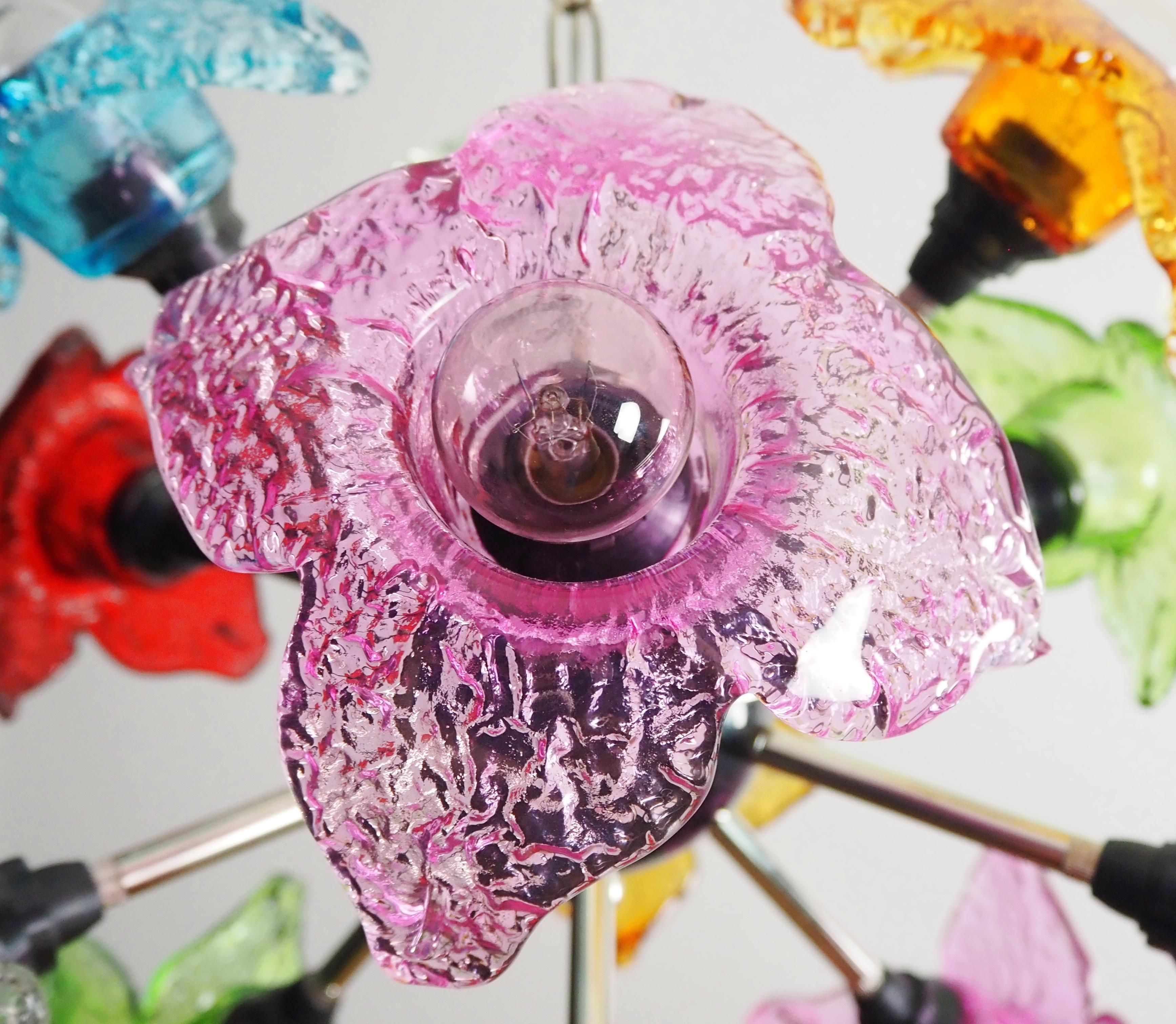 Vintage Sputnik Italian crystal chandelier - 12 mulicolored flowers For Sale 5