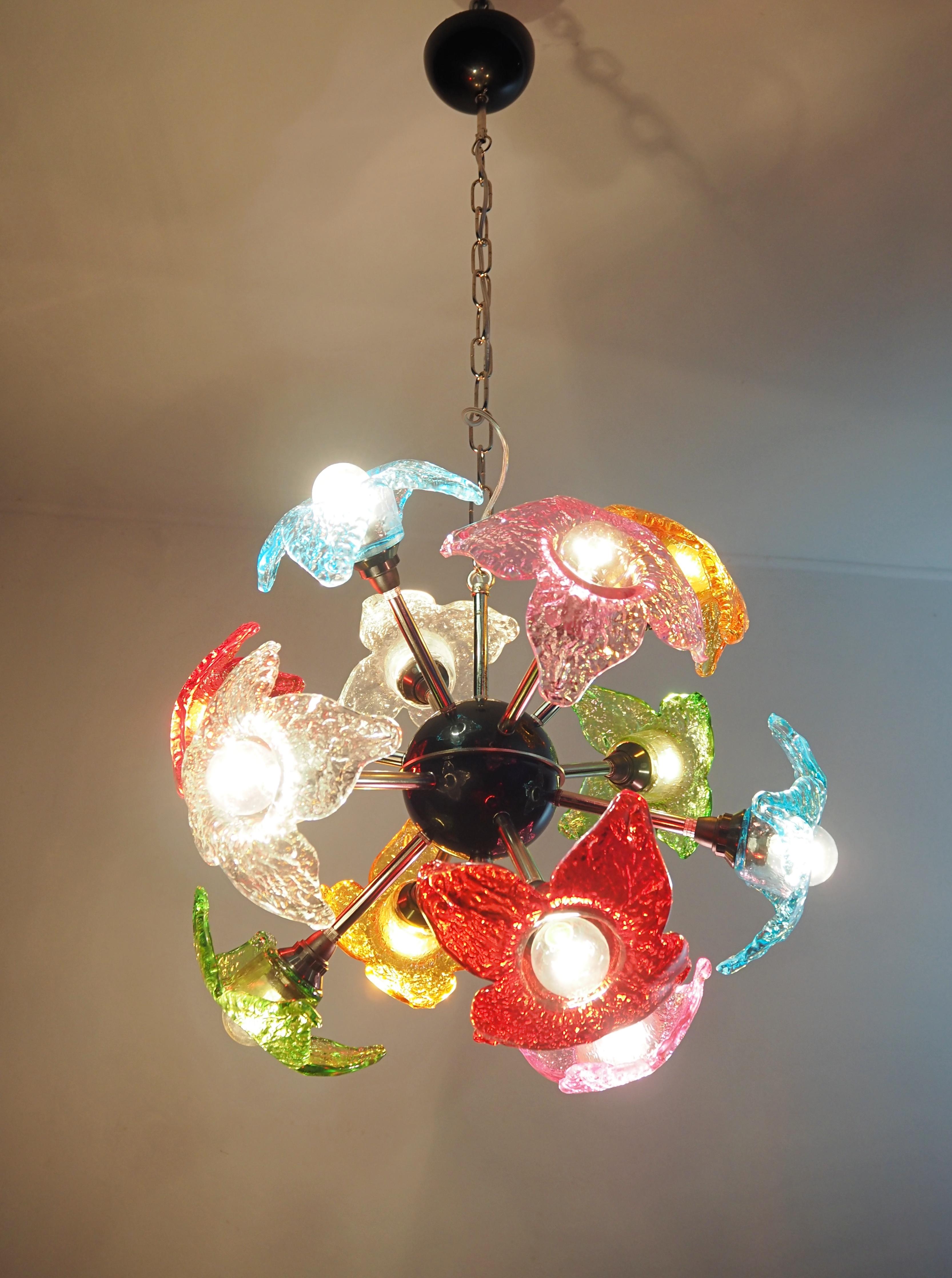 Vintage Sputnik Italienischer Kristall Kronleuchter - 12 mehrfarbige Blumen im Angebot 9