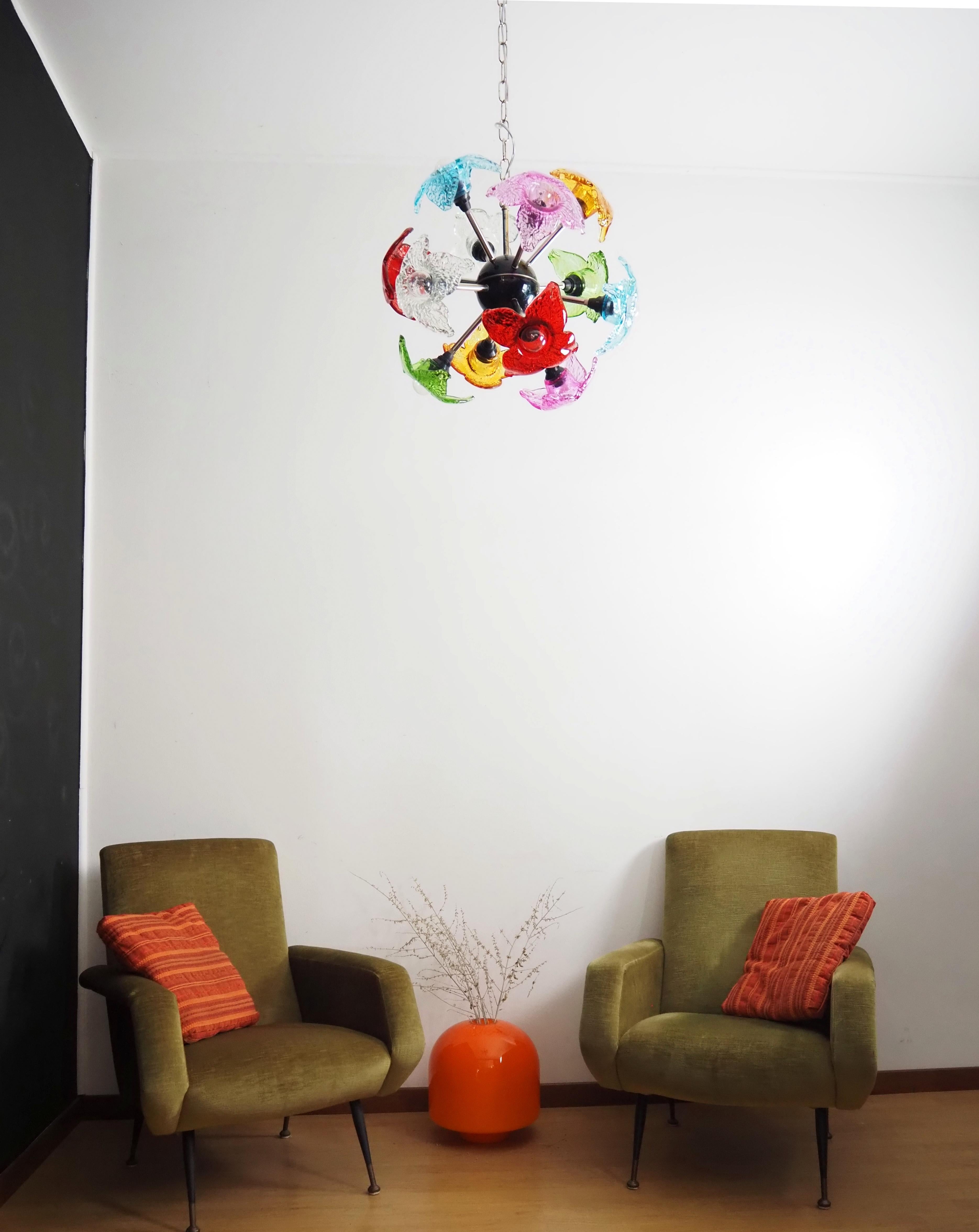 Italian Lustre vintage Sputnik en cristal italien - 12 fleurs multicolores en vente