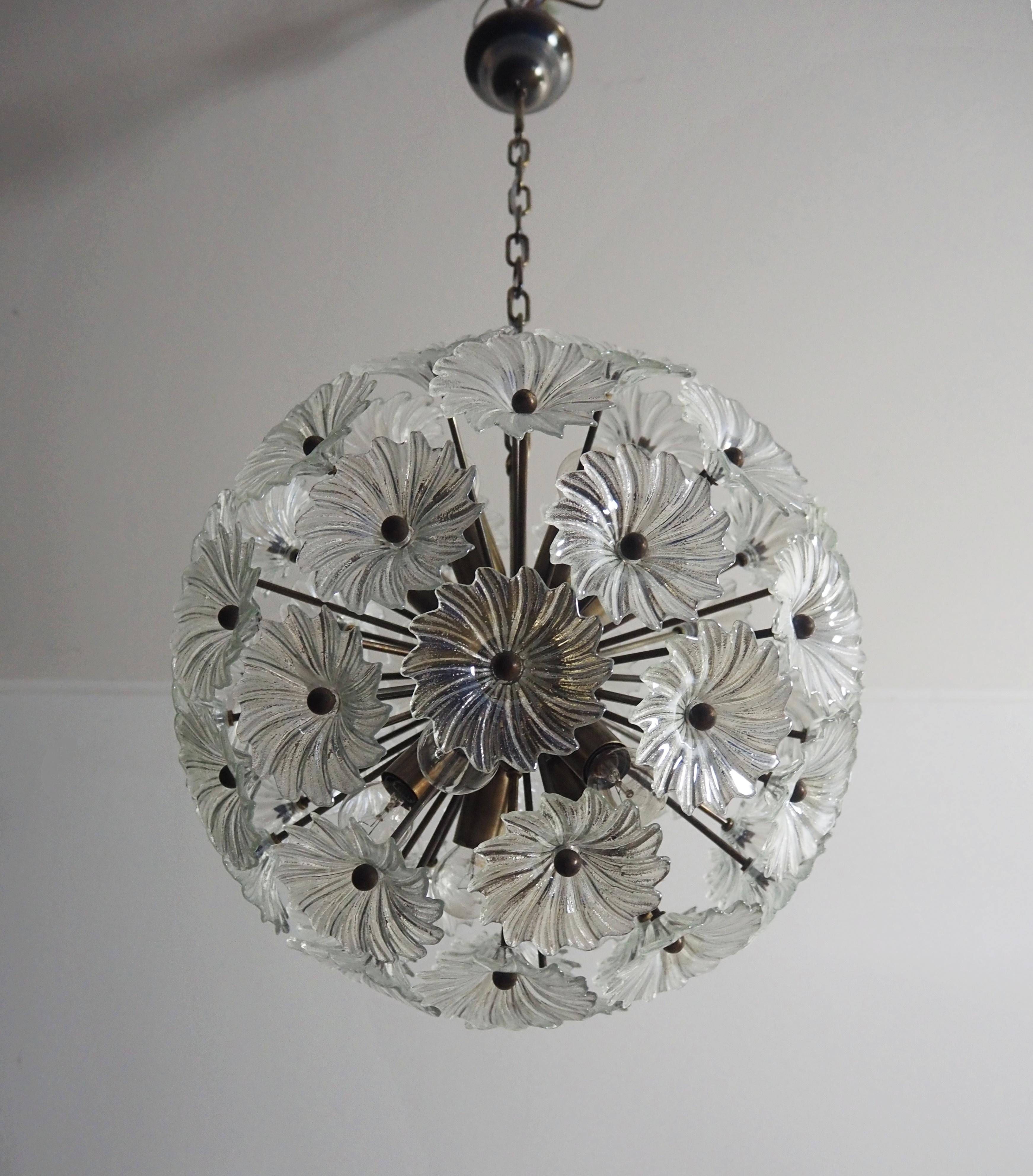 Vintage Sputnik Italian crystal chandelier - 51 Daisy clear glasses For Sale 2