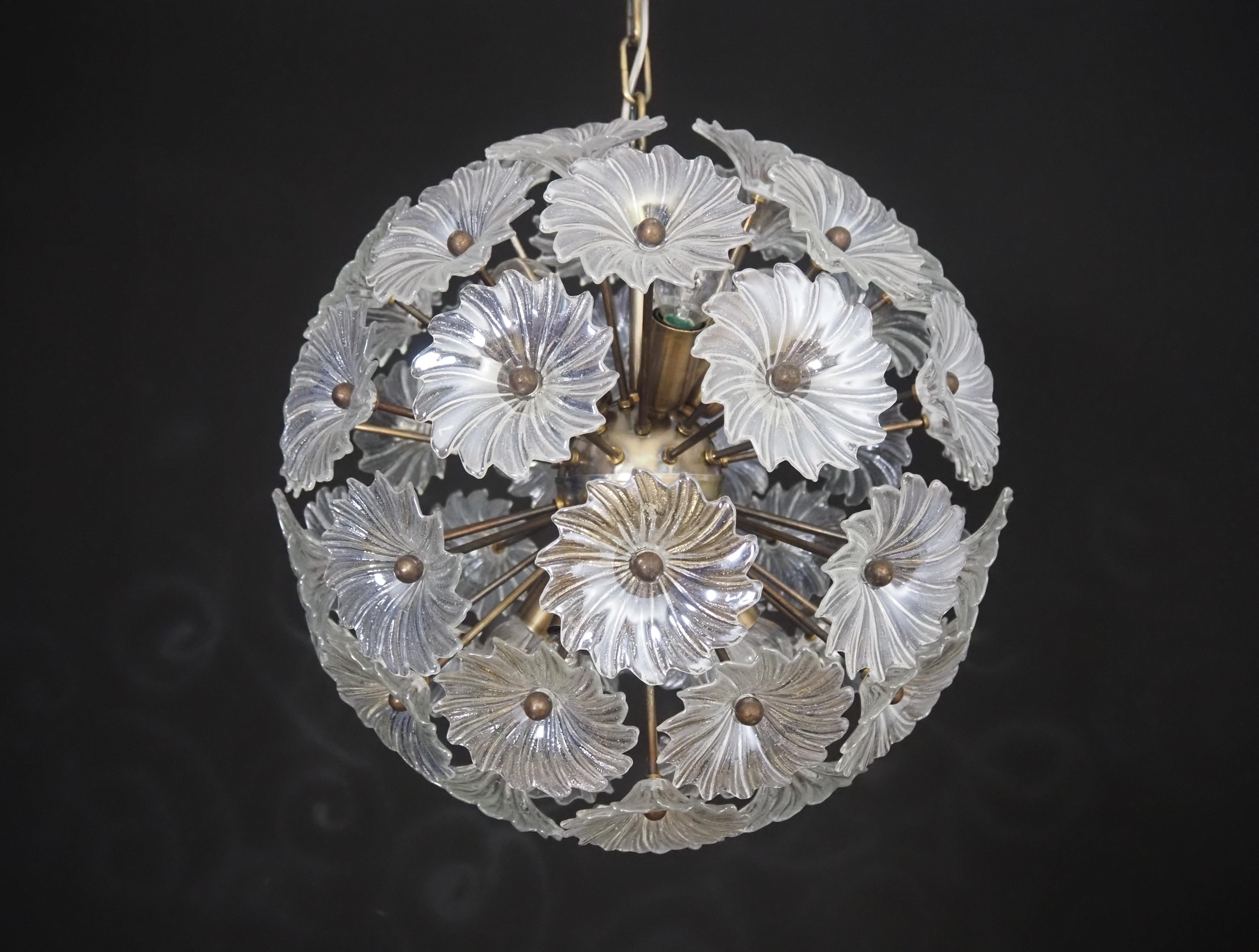 Vintage Sputnik Italian crystal chandelier - 51 Daisy clear glasses For Sale 4
