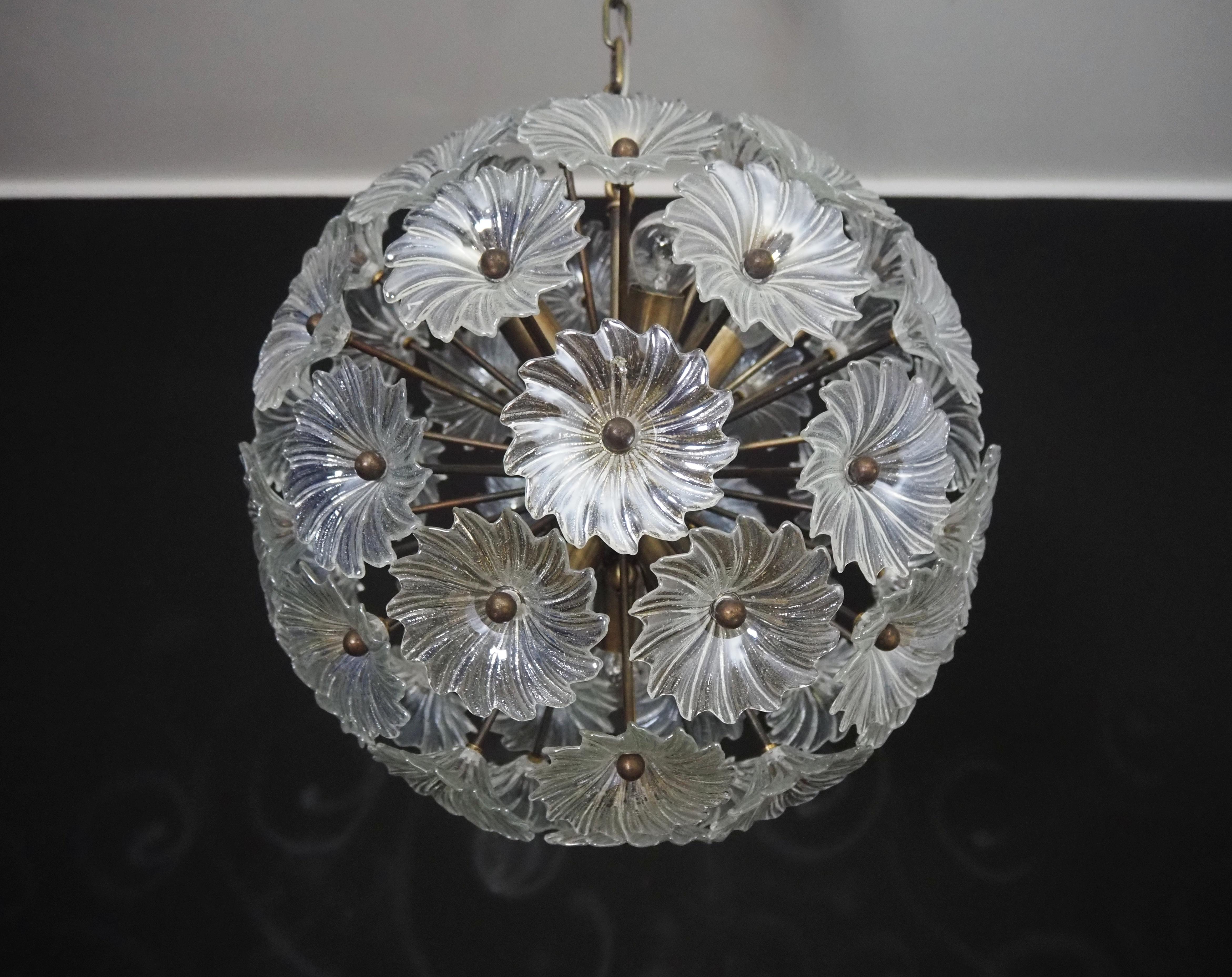 Glass Vintage Sputnik Italian crystal chandelier - 51 Daisy clear glasses For Sale