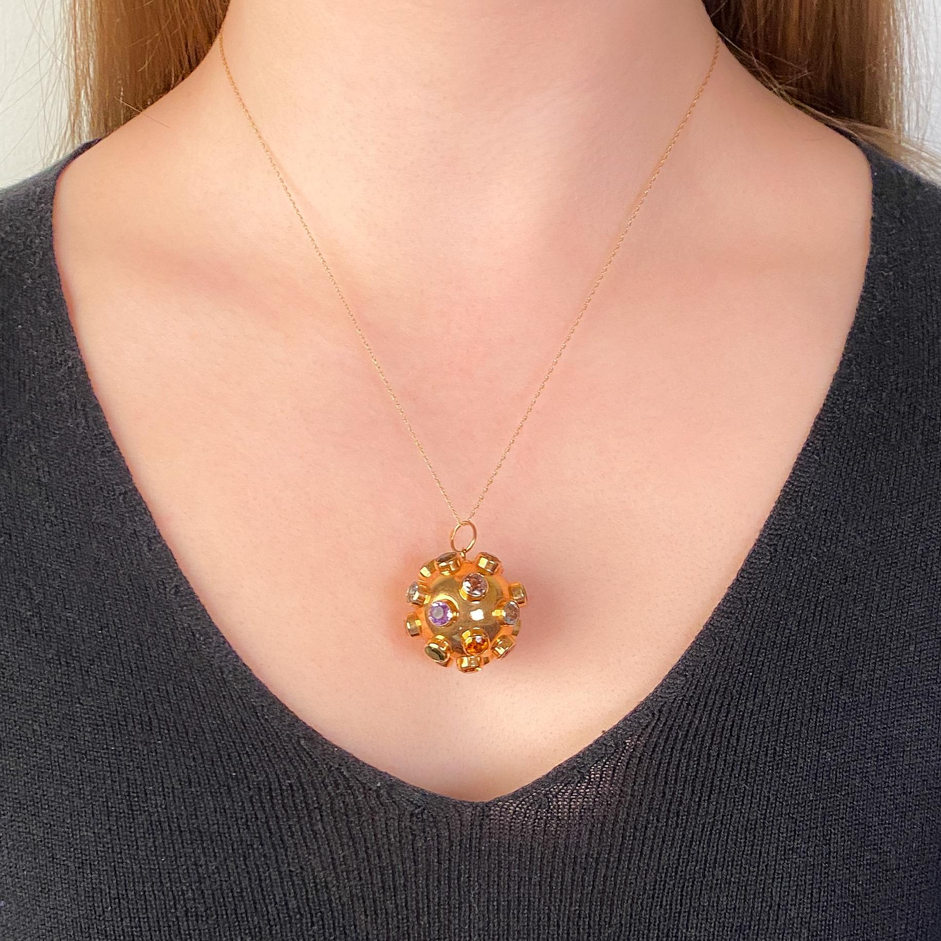 Pendentif Spoutnik vintage en or 18 carats Pour femmes en vente