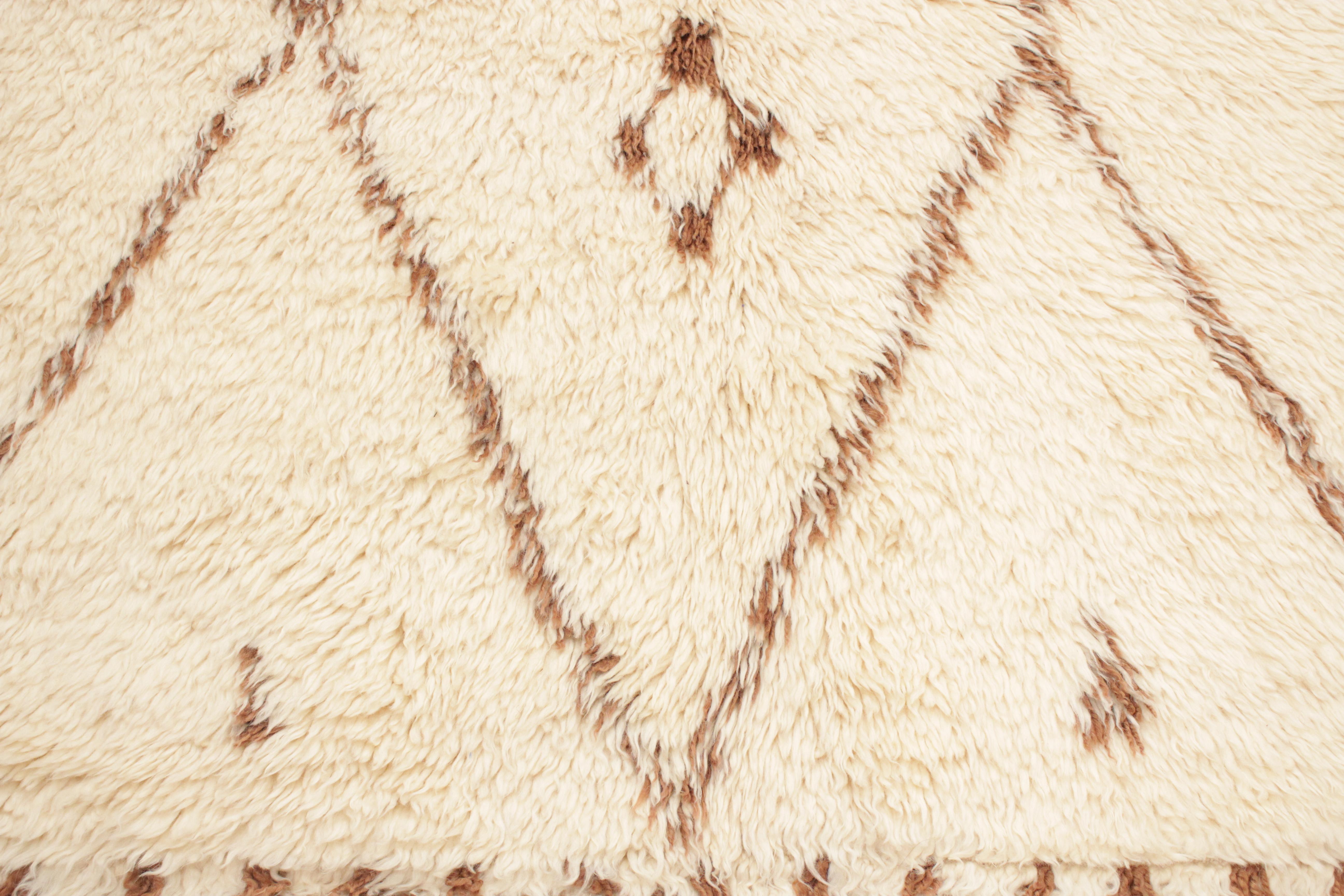 Wool Vintage Square Beni Ouarain White Moroccan Berber Rug For Sale