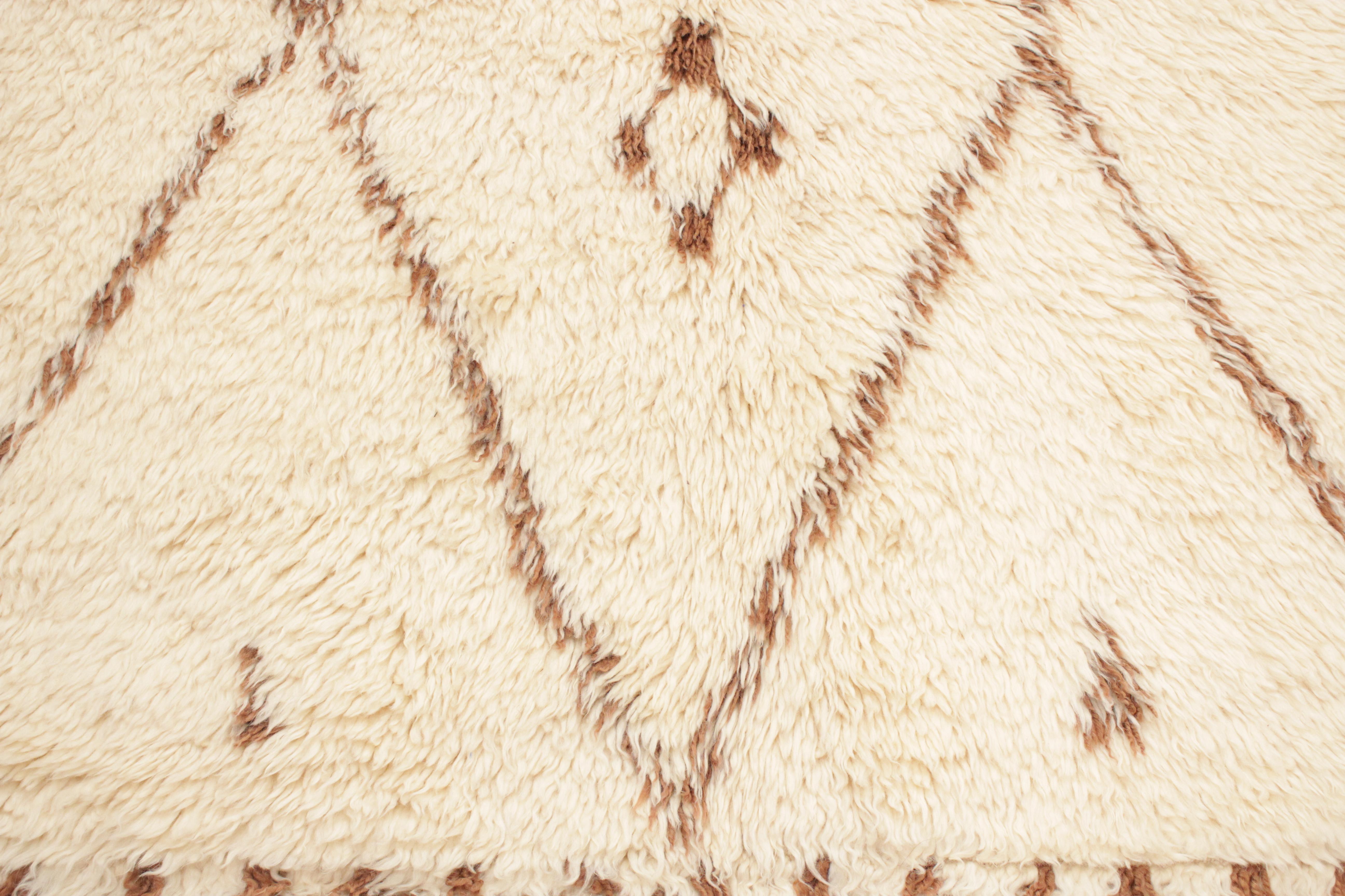 Wool Vintage Square Beni Ouarain White Moroccan Berber Rug  For Sale