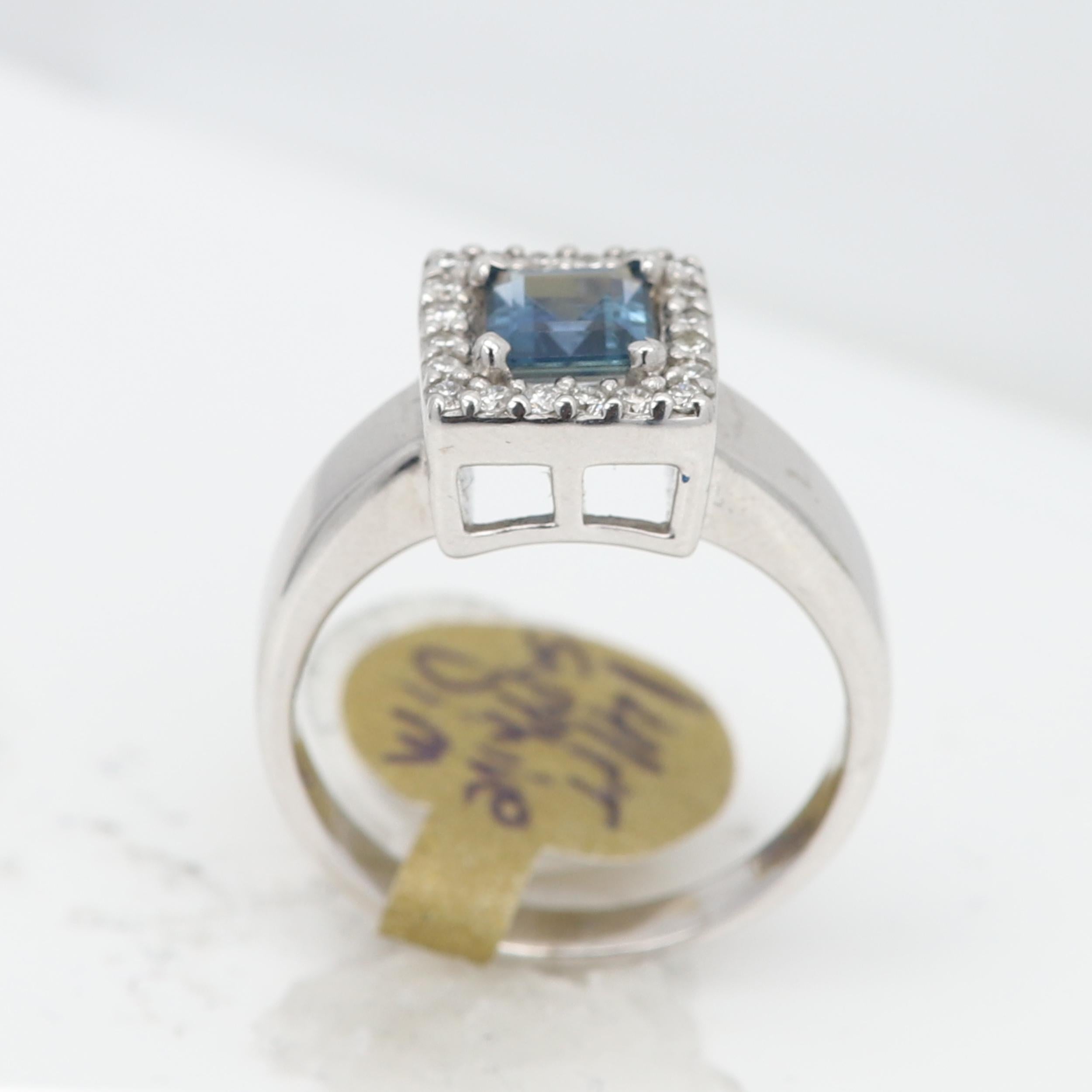 De las mujeres Anillo Vintage Cuadrado de Topacio Azul de Londres y Diamante Oro Blanco de 14 Kilates en venta