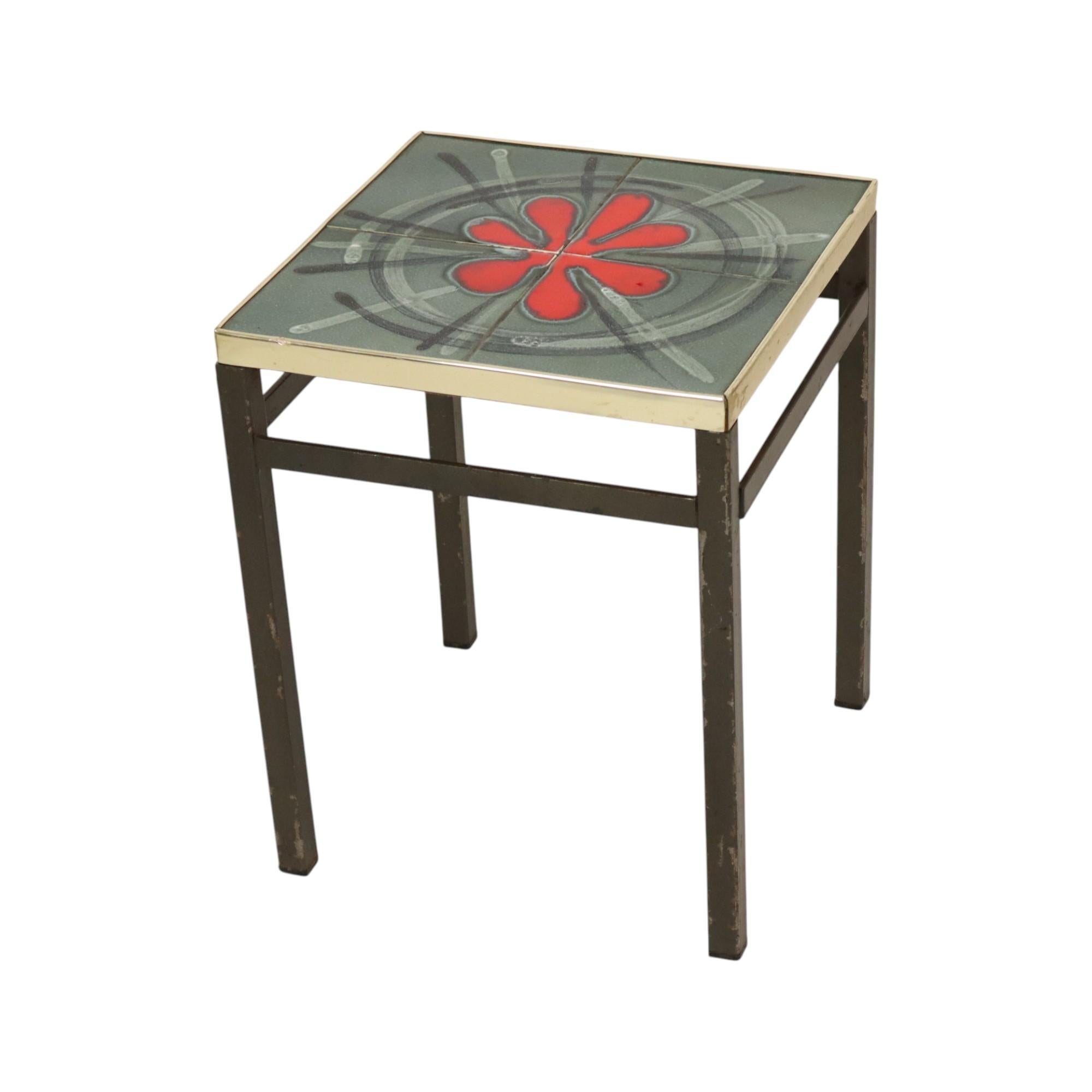 Pianta quadrata in ceramica vintage da tavolo Tavolo anni '60 in vendita 4