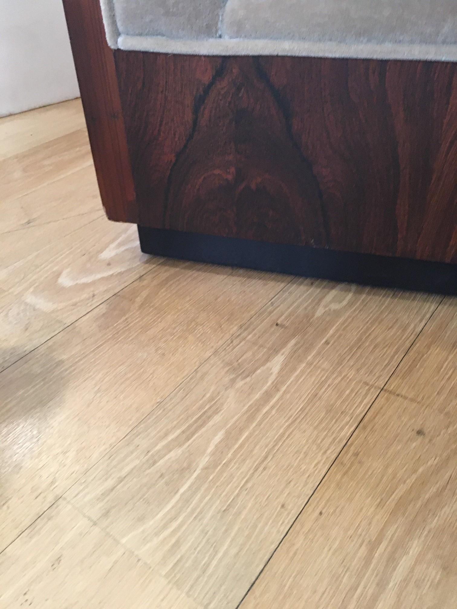 Fatto a mano Cassa quadrata d'epoca in legno di palissandro impiallacciato Milo Baughman Lounge in vendita