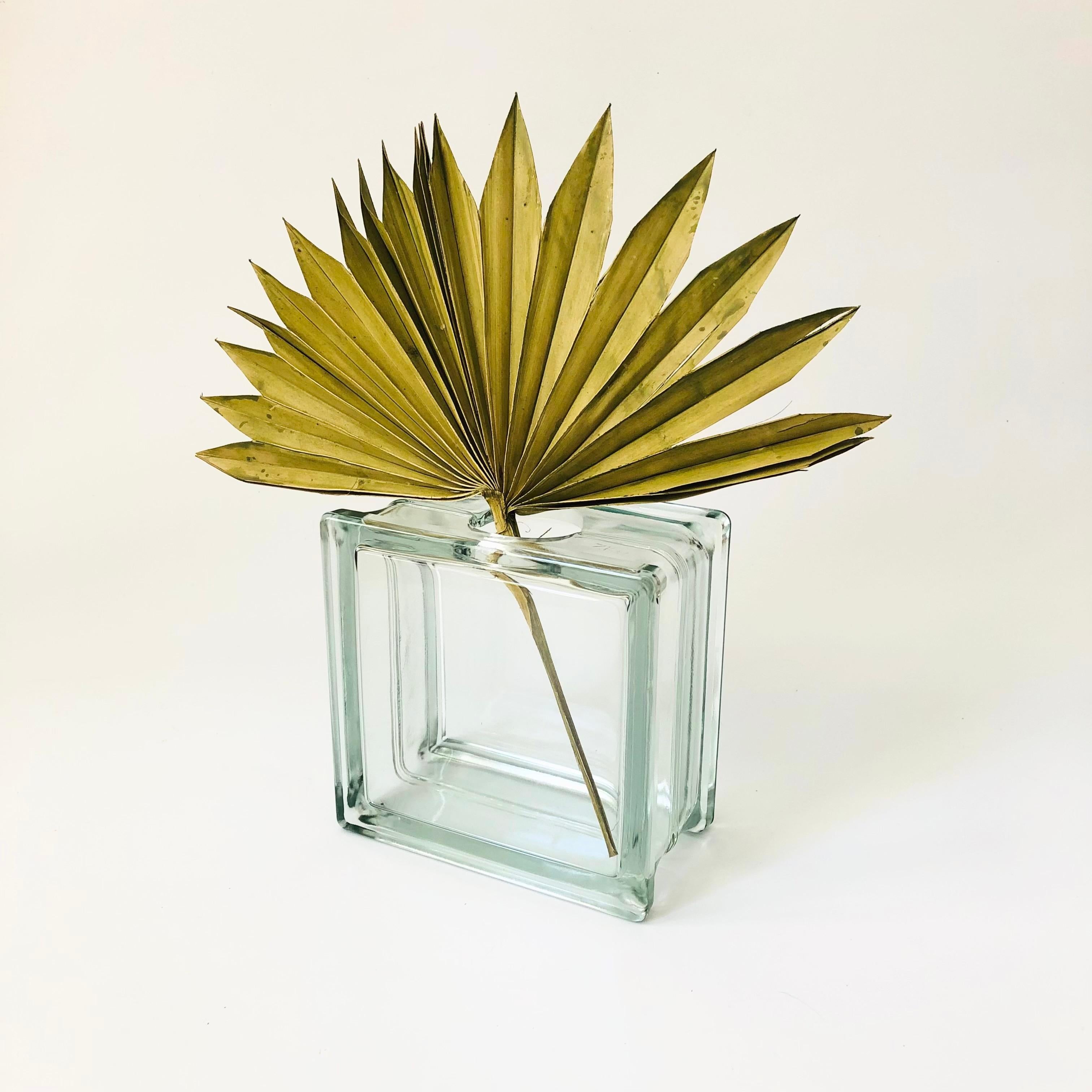 Quadratische Glasblock-Vase, Vintage (Postmoderne) im Angebot
